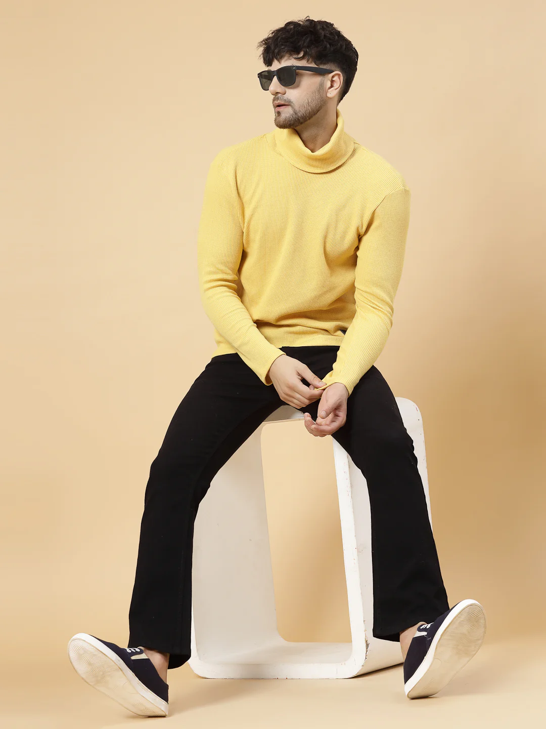Men Yellow Waffle Knit T-shirt - Image 4