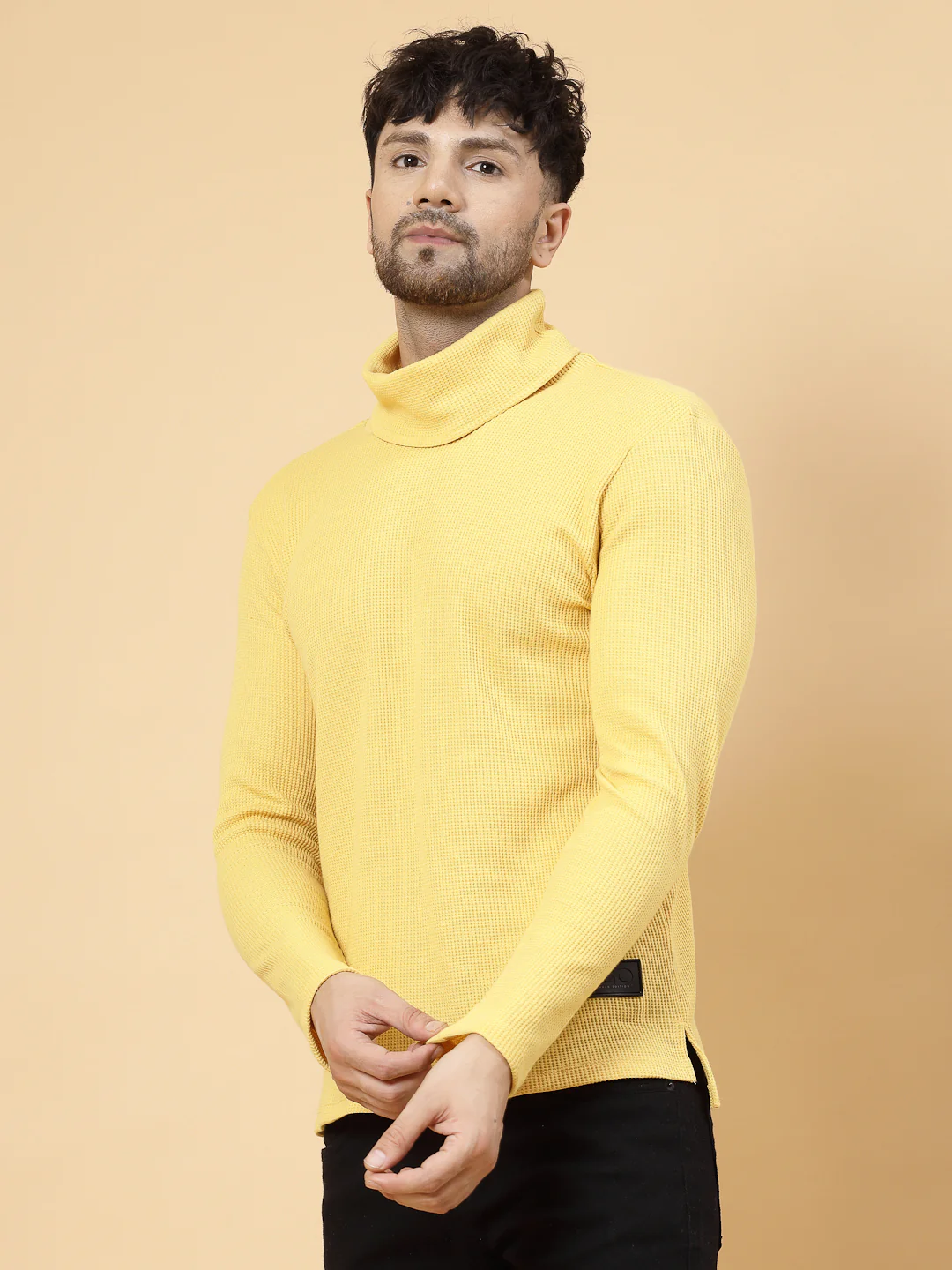 Men Yellow Waffle Knit T-shirt - Image 5