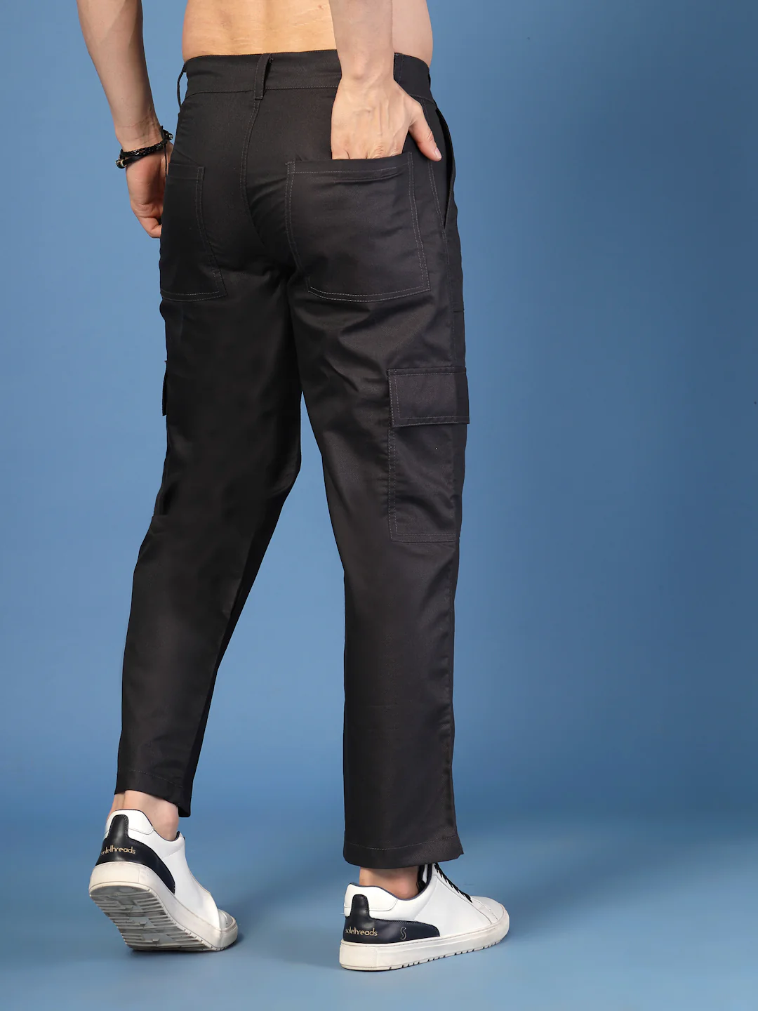 Men Black Twill Solid Cargo - Image 4
