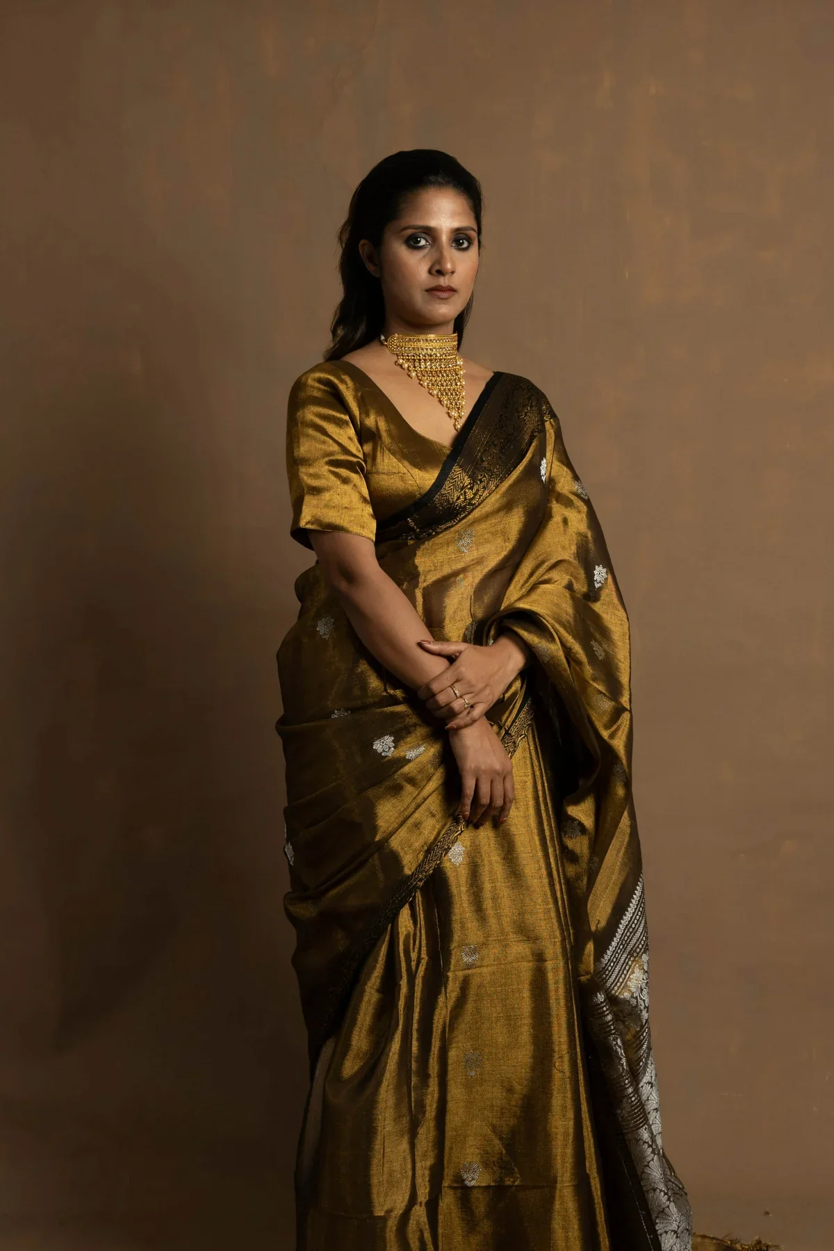 Muharat Handloom Gold Tissue Banarasi Saree - Image 6