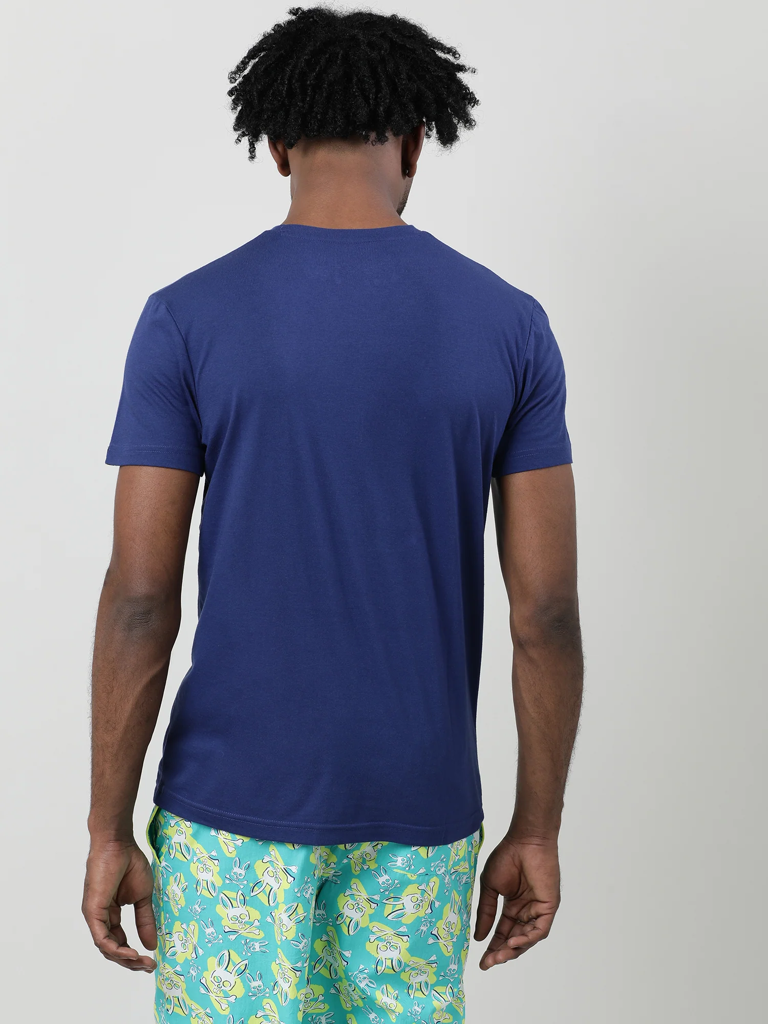 Men Navy Quick-Dry V-Neck Relaxed Fit T-Shirt - Image 6
