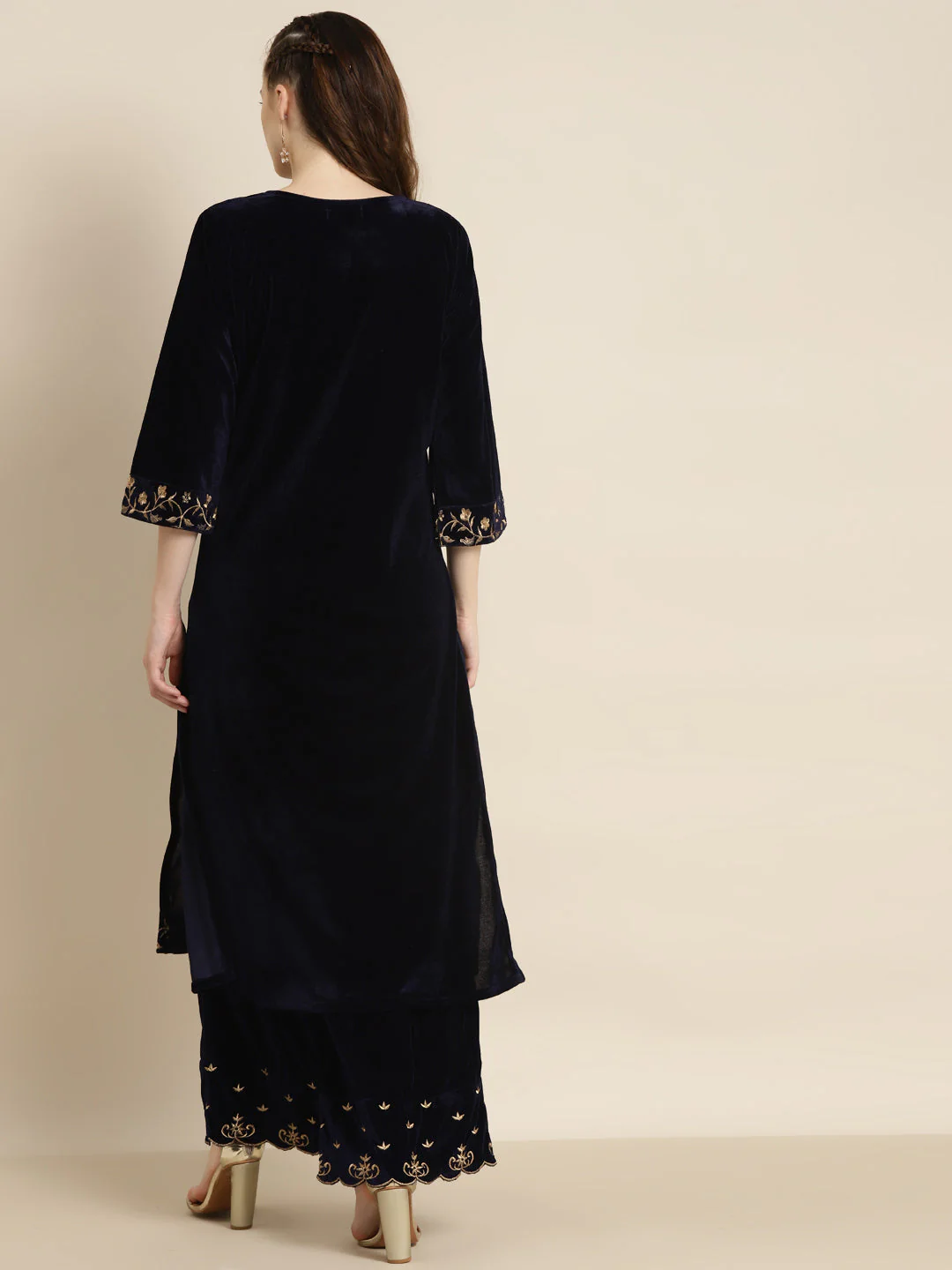 Navy Velvet Floral Zari Embroidery Kurta - Image 5