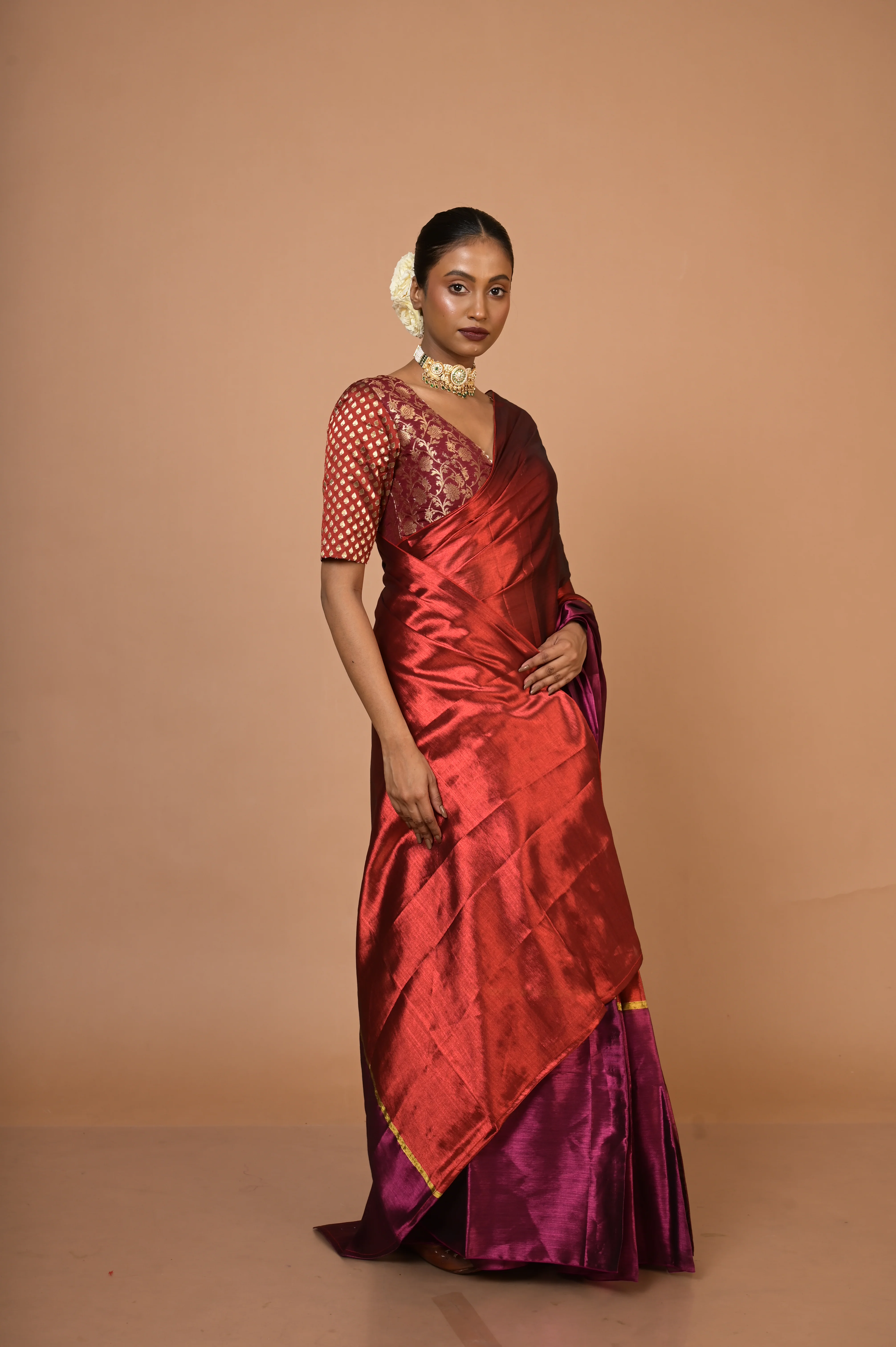 Navya Red and Purple Handloom Tissue Saree - Image 2