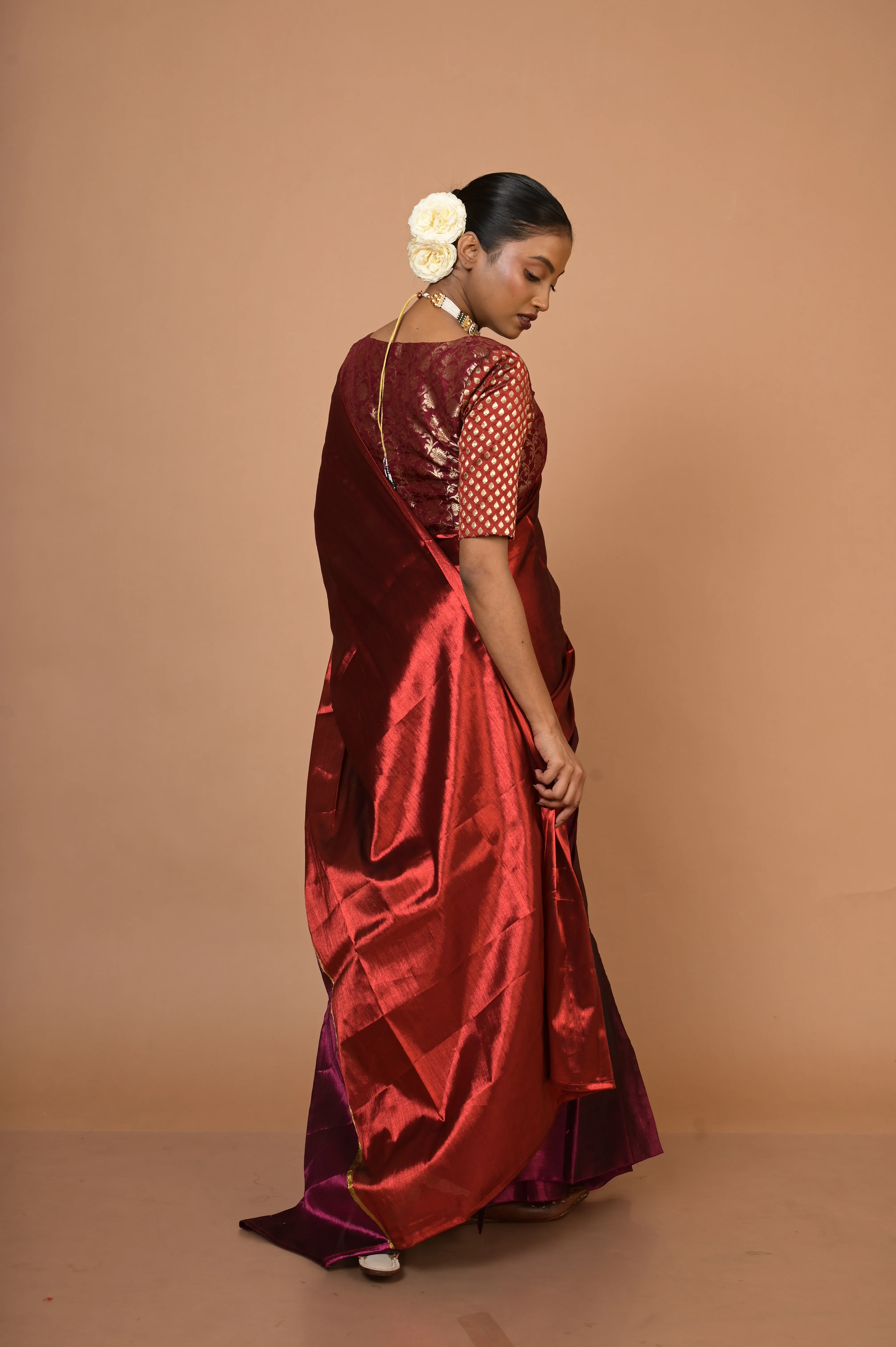 Navya Red and Purple Handloom Tissue Saree - Image 5