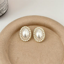 Orbit White Pearl Earring