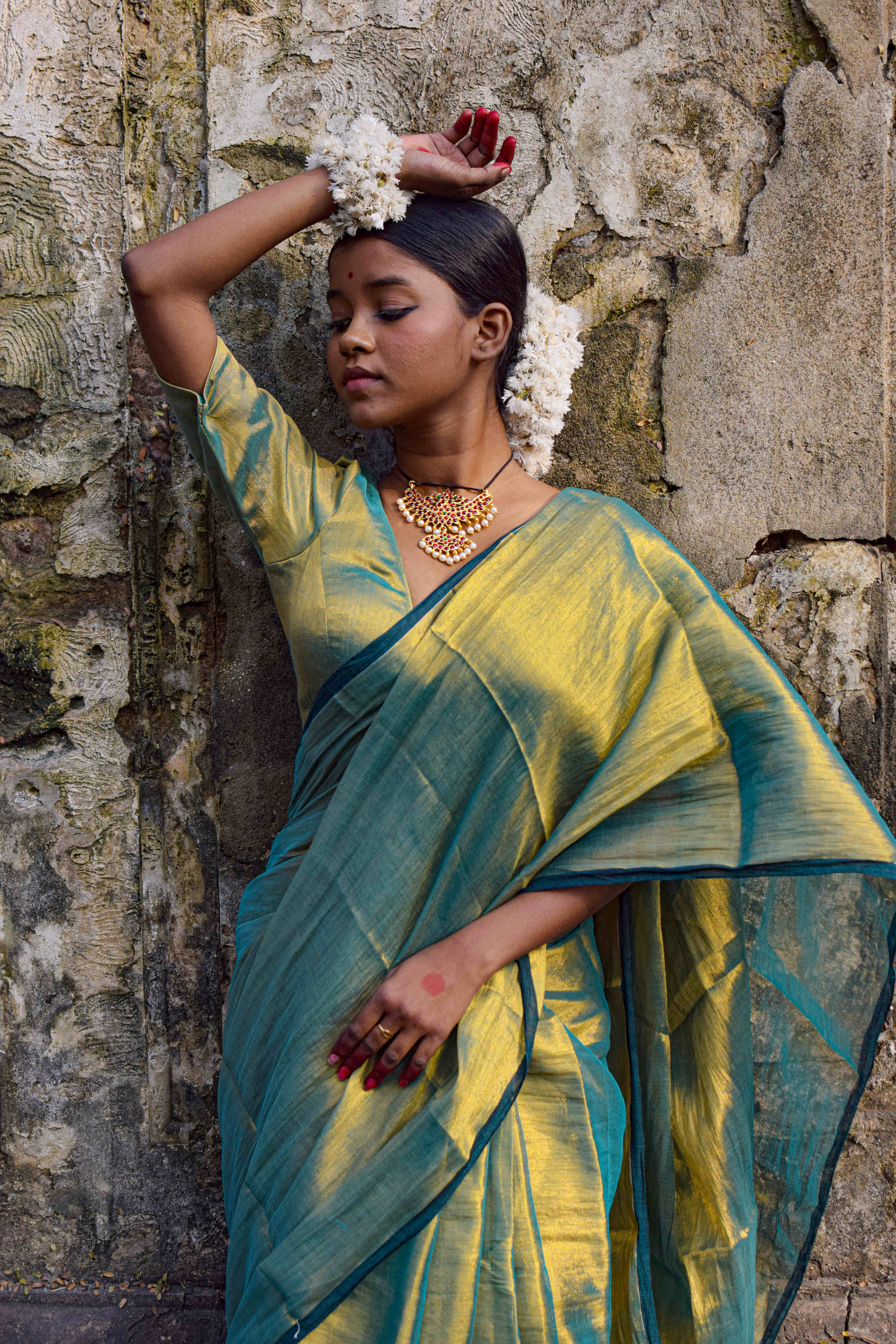 Pataka Seagreen Dual tone Tissue Saree - Image 3