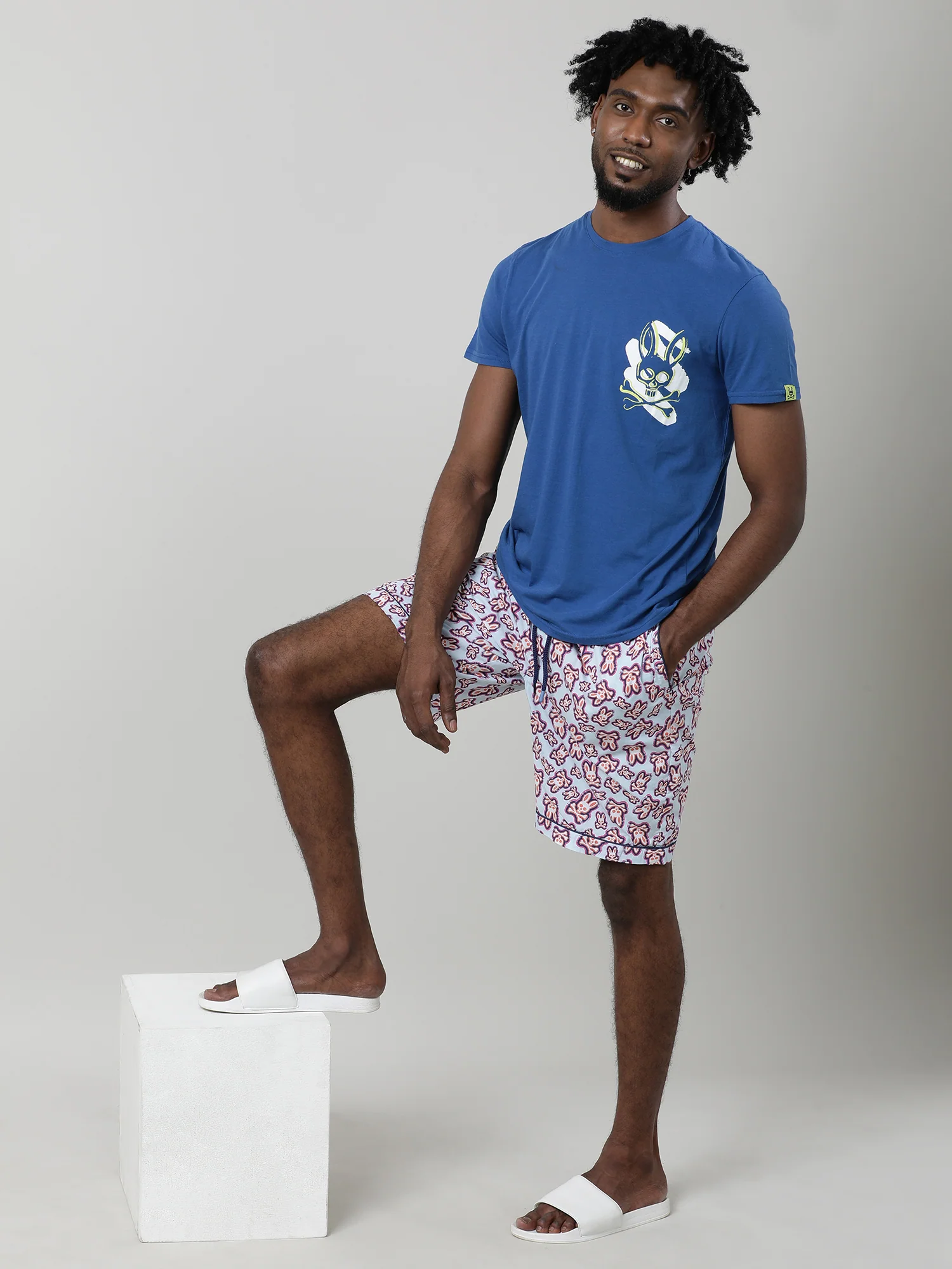 Men Oversized Printed Cotton Travel Lounge Shorts - Image 2