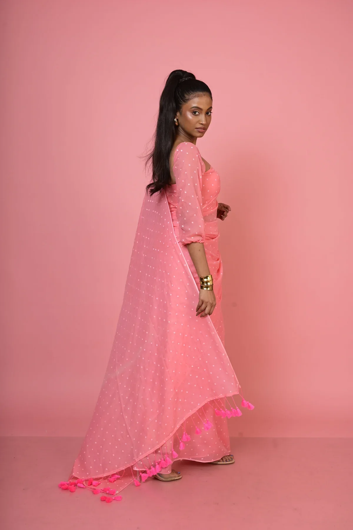 Rani pop Baby Pink Handloom Mul Cotton Polka Dotted Saree - Image 6