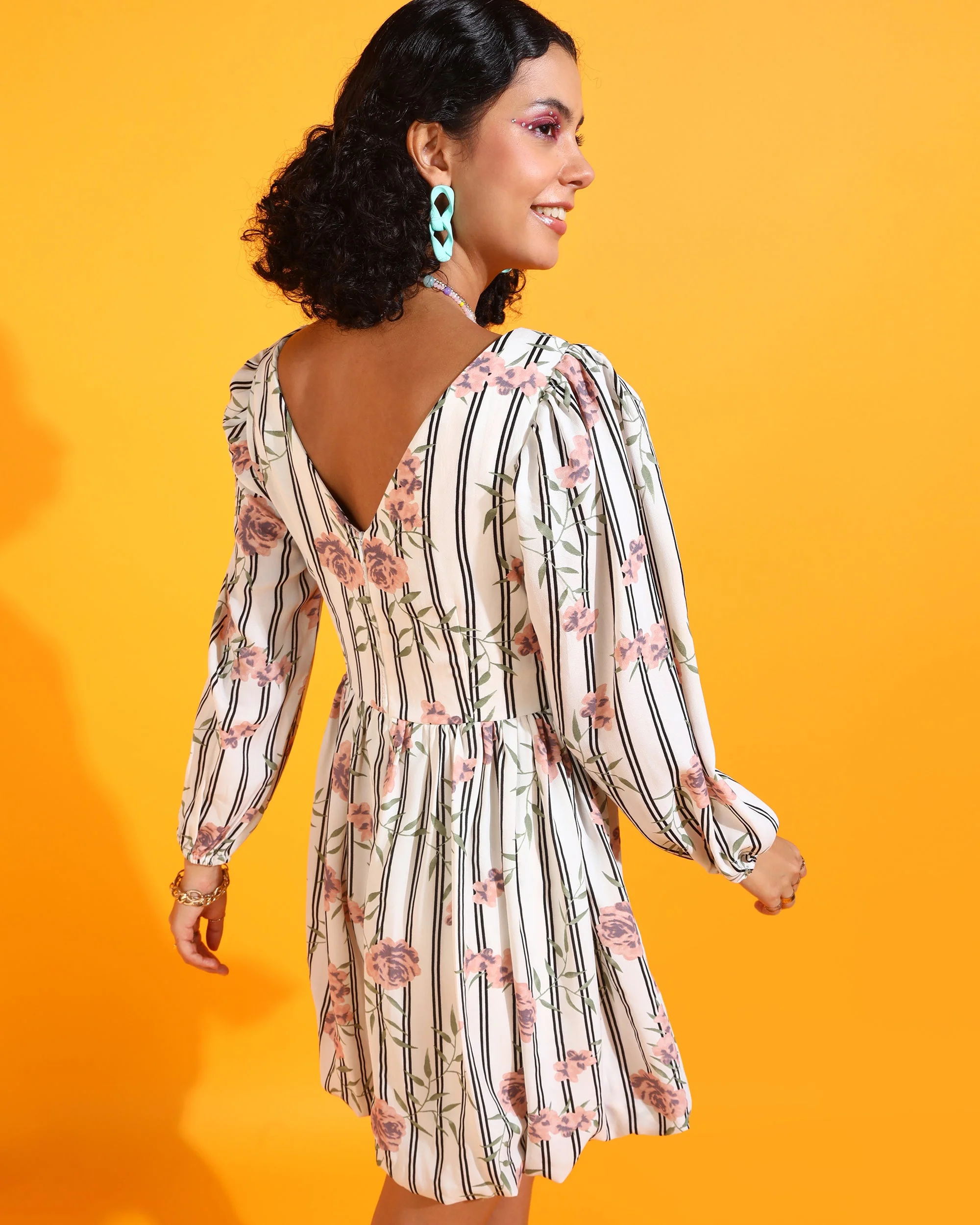 Women Off White Above Knee Floral Dress - Image 3