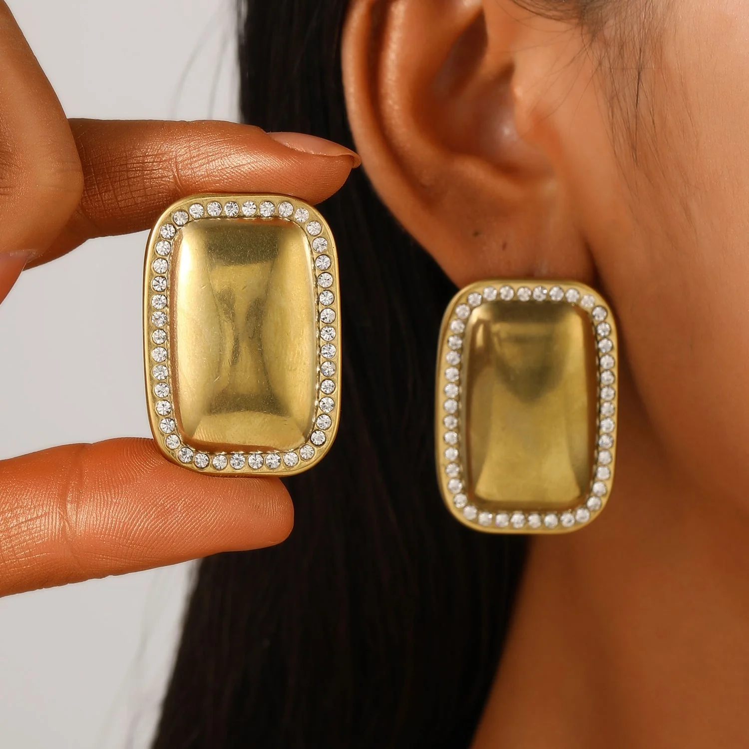 Rectangular Quadratic With White Stone Outline Stud Earring