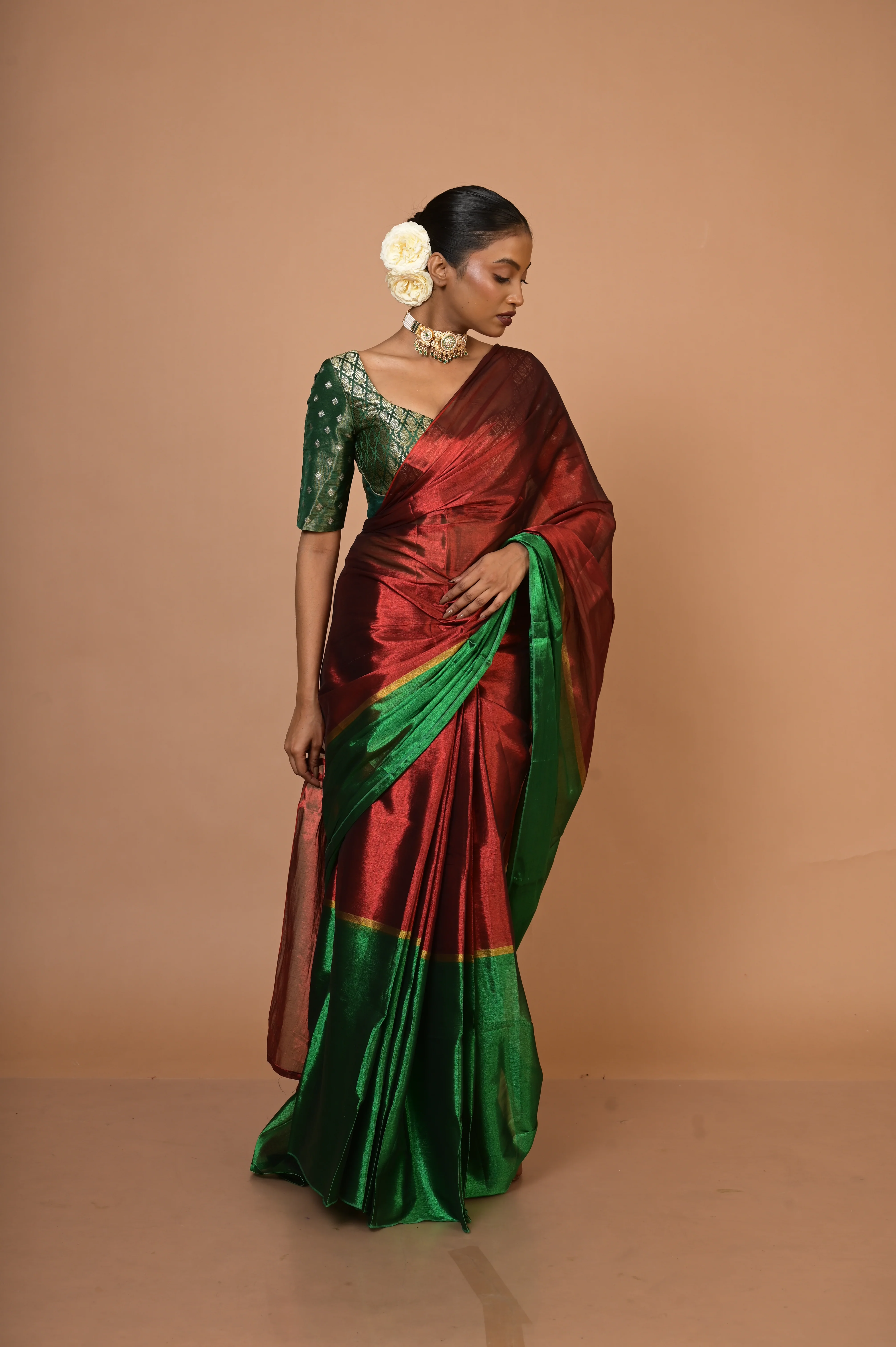 Sampriti Red and Green Handloom Tissue saree - Image 3