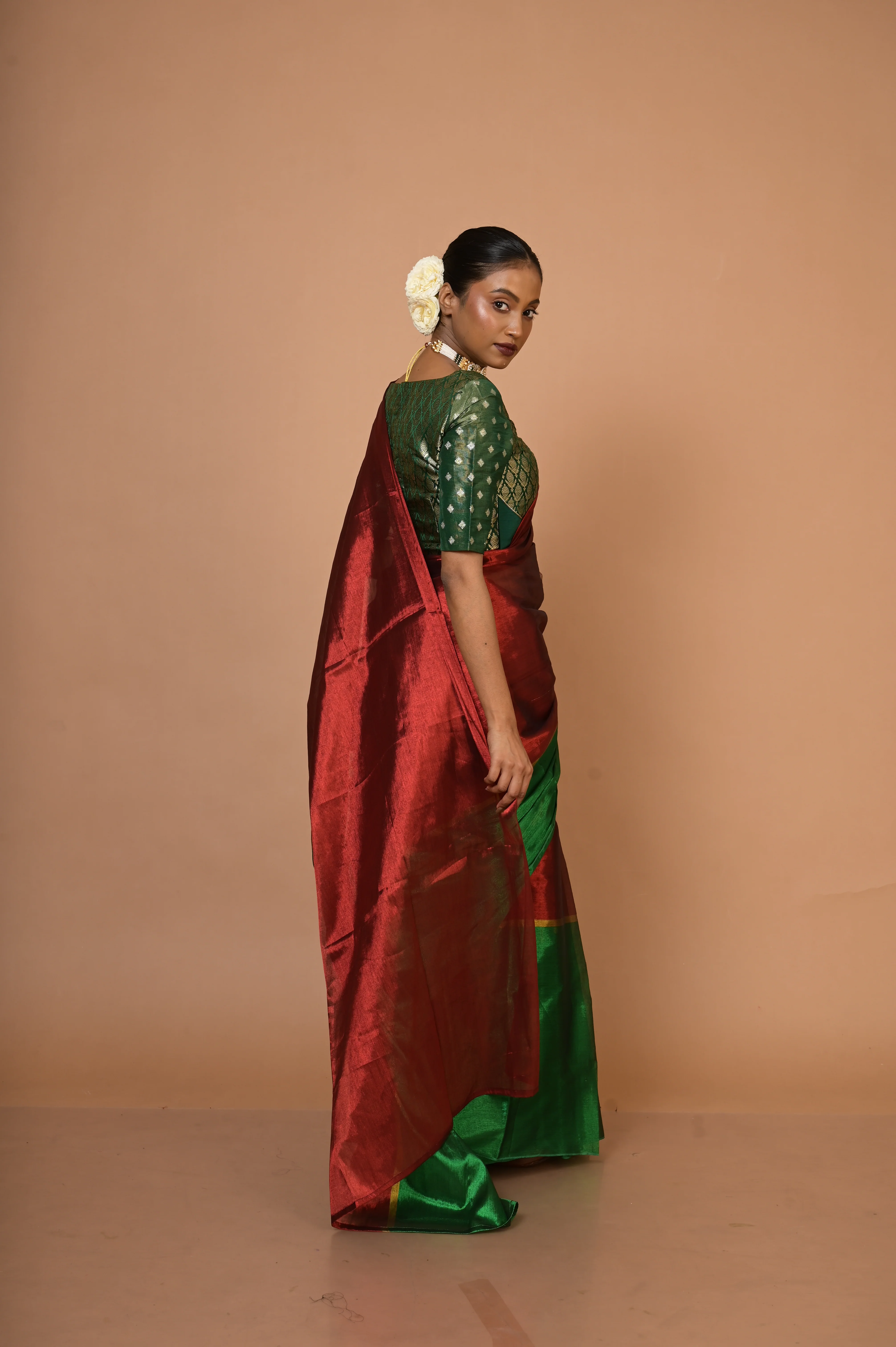 Sampriti Red and Green Handloom Tissue saree - Image 4