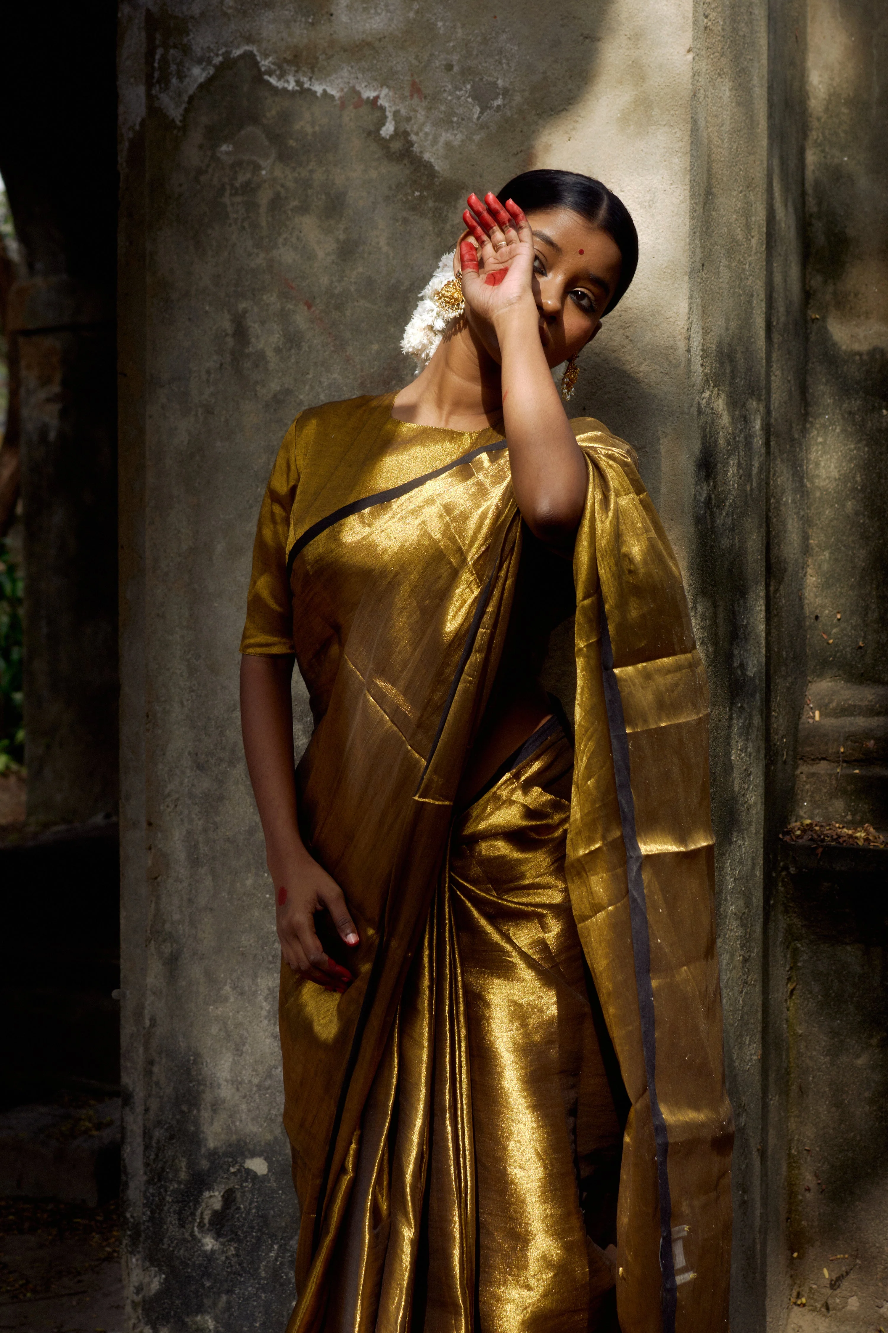 Shikhara Gold Tissue Saree - Image 2