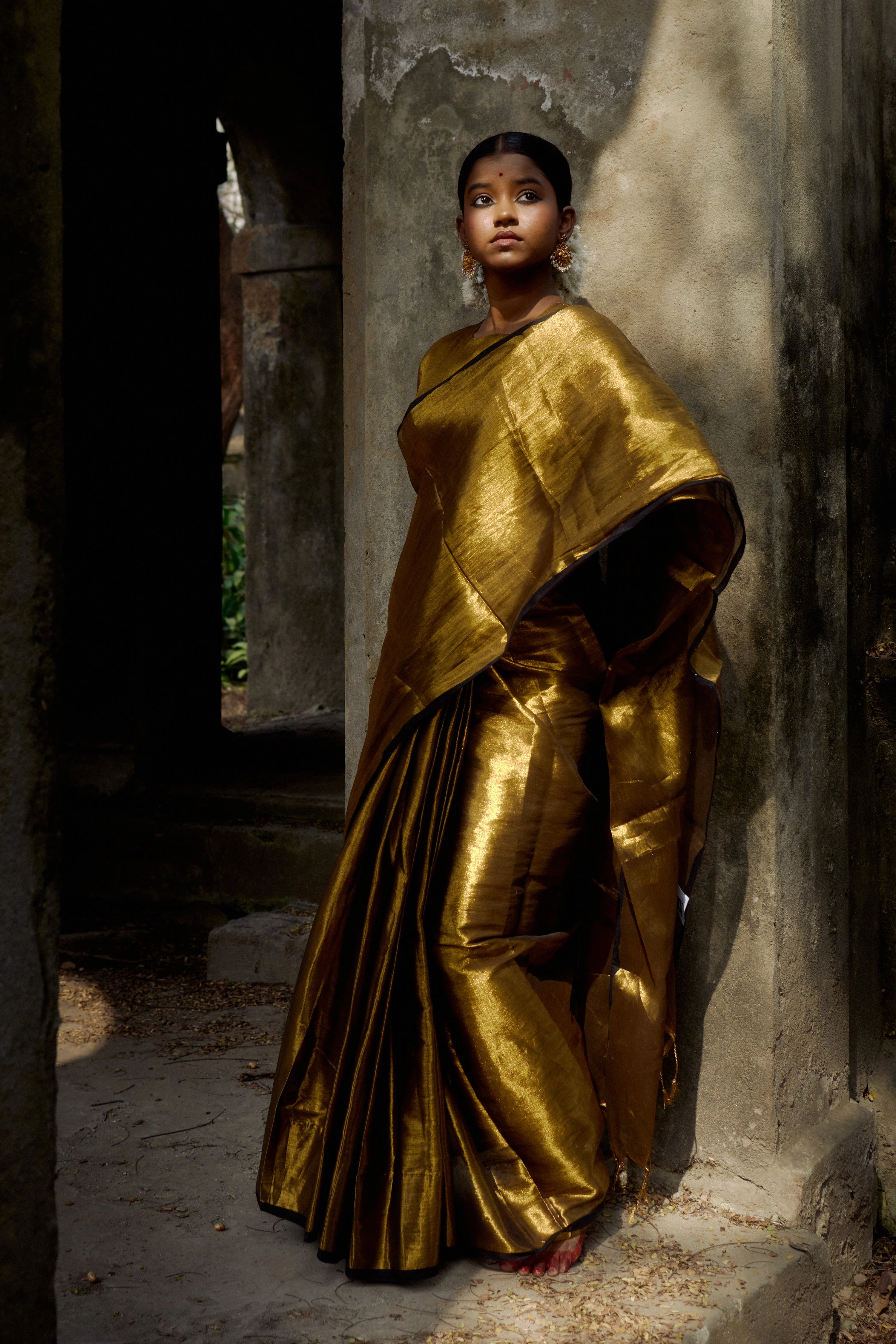 Shikhara Gold Tissue Saree - Image 3