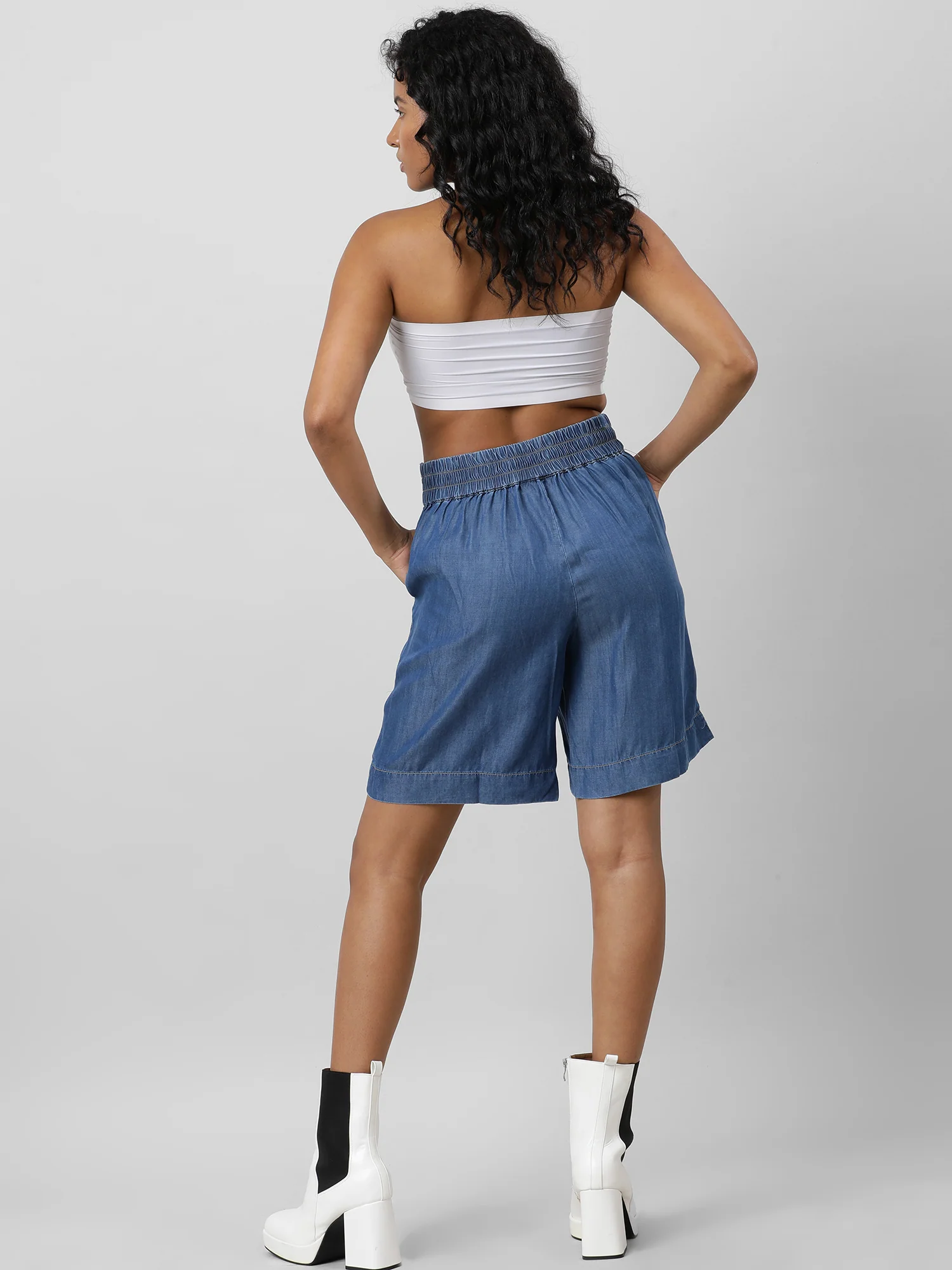 Women Snazzy Short With Pocket - Image 4