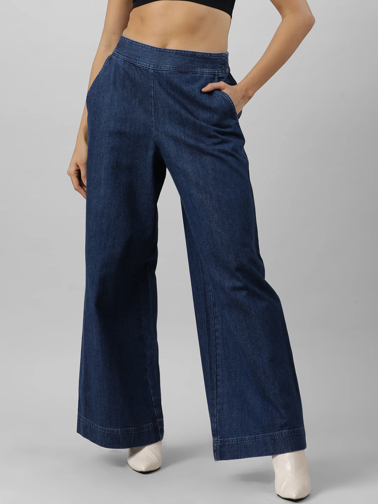 Women Wide Leg High Rise Jeans - Image 9
