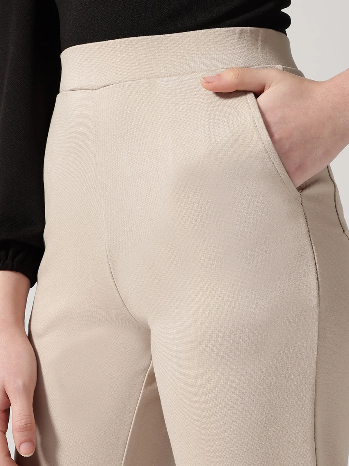 Strong And Brave Women Ivory Solid High-Rise Trousers - Image 6