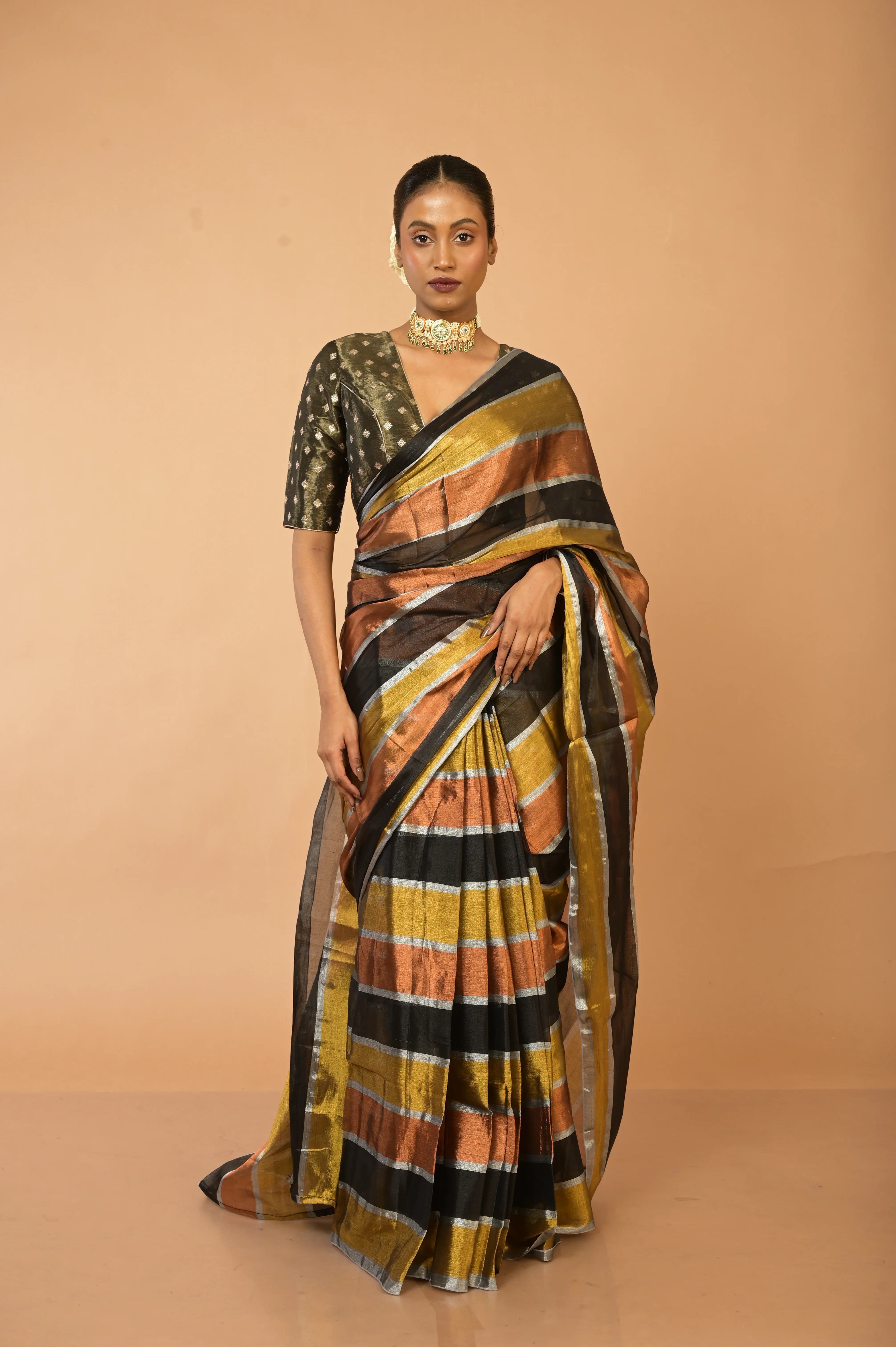 Suprabha Multicoloured Handloom Tissue Saree - Image 3