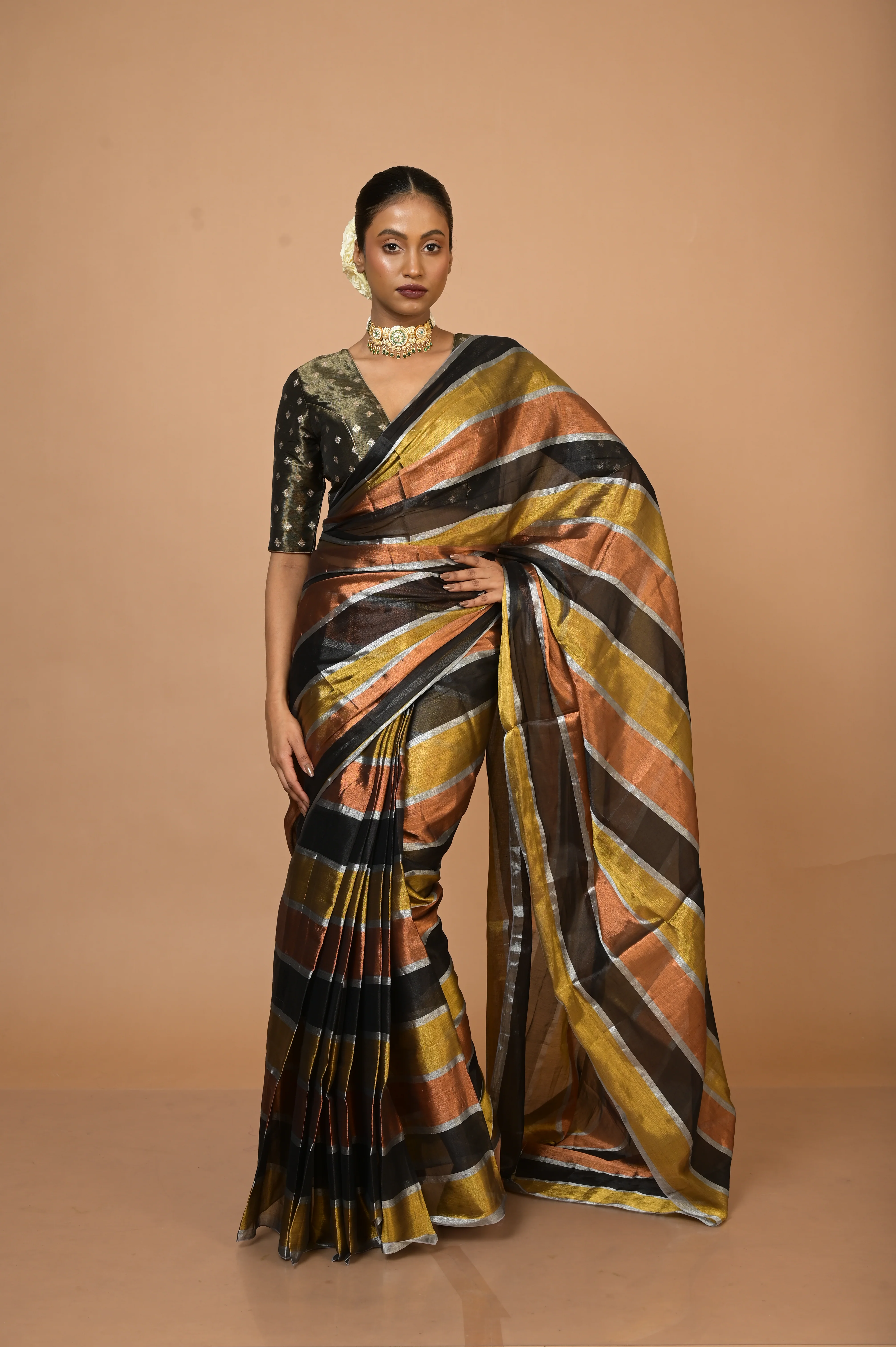 Suprabha Multicoloured Handloom Tissue Saree - Image 4