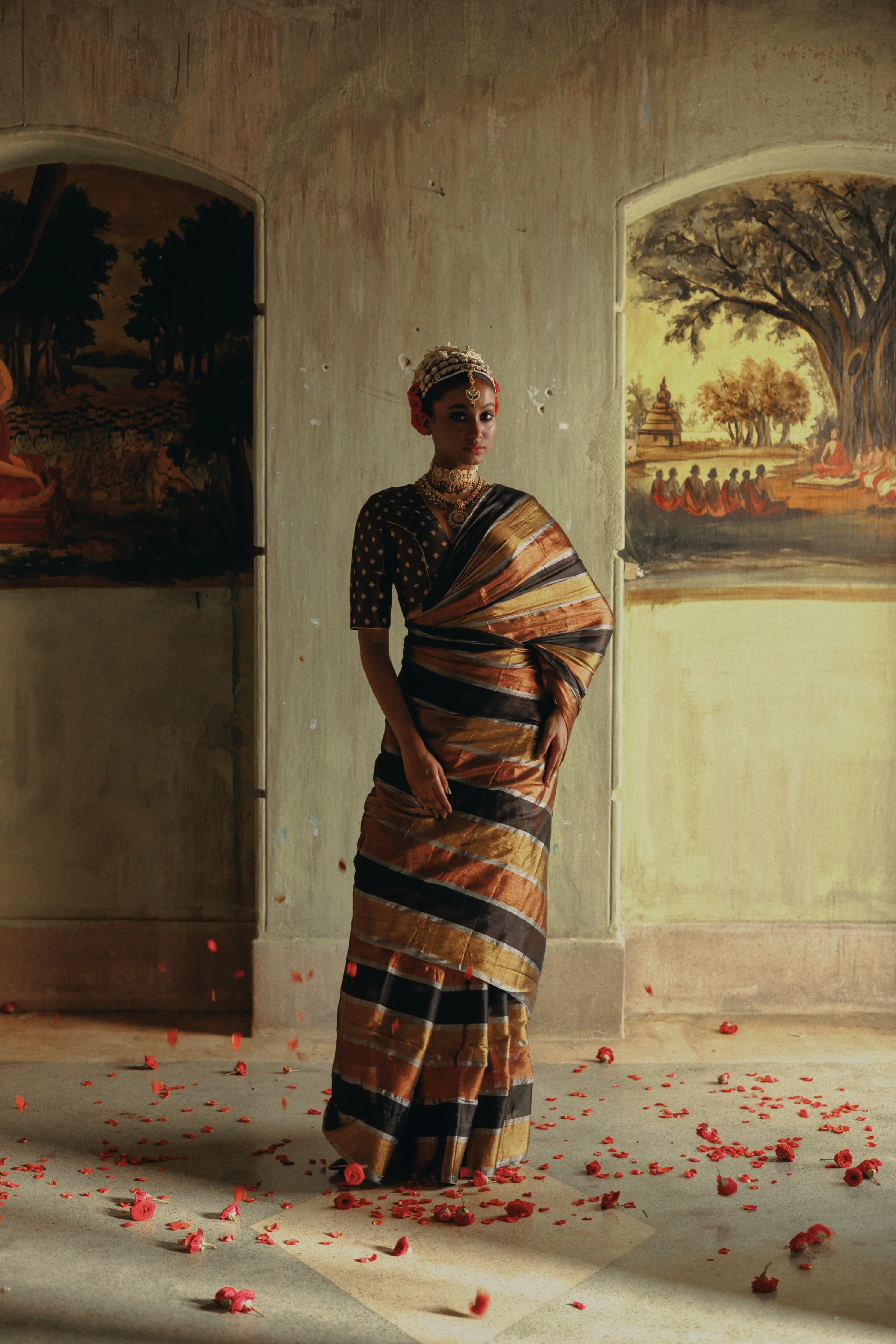 Suprabha Multicoloured Handloom Tissue Saree - Image 8