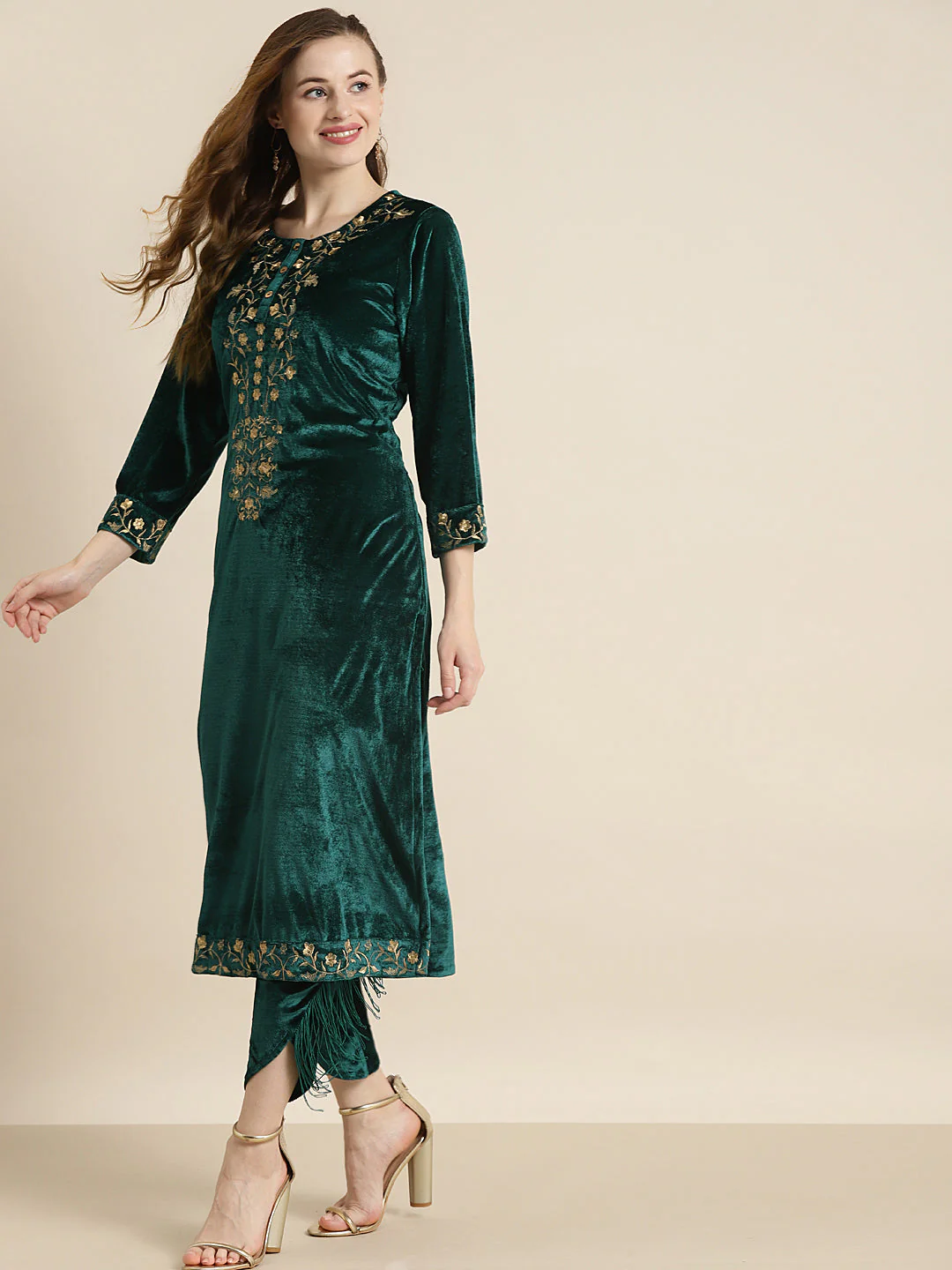 Teal Velvet Floral Zari Embroidery Kurta - Image 3