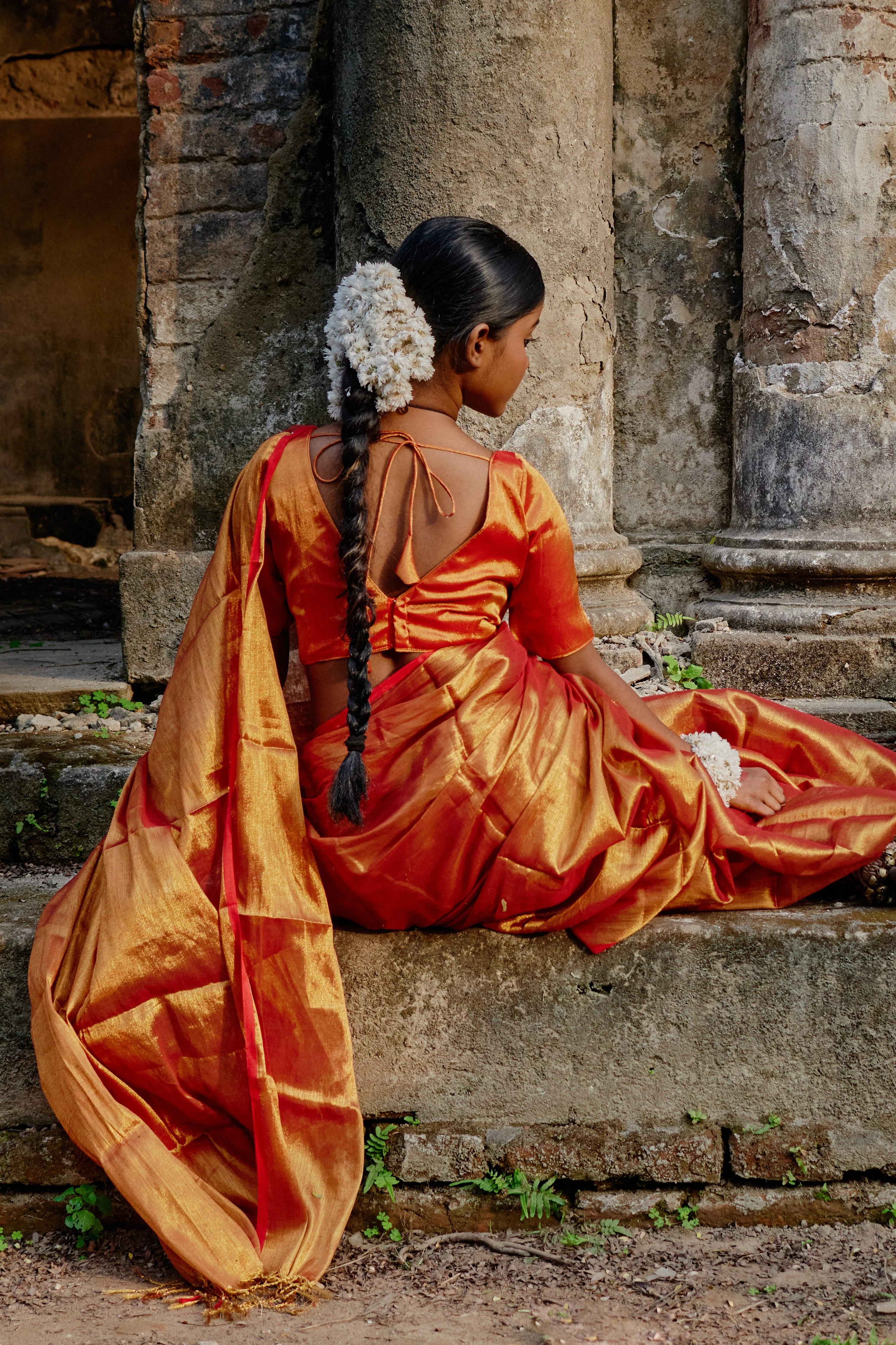 Tripataka Warm Gold Dual Tone Tissue Saree - Image 6