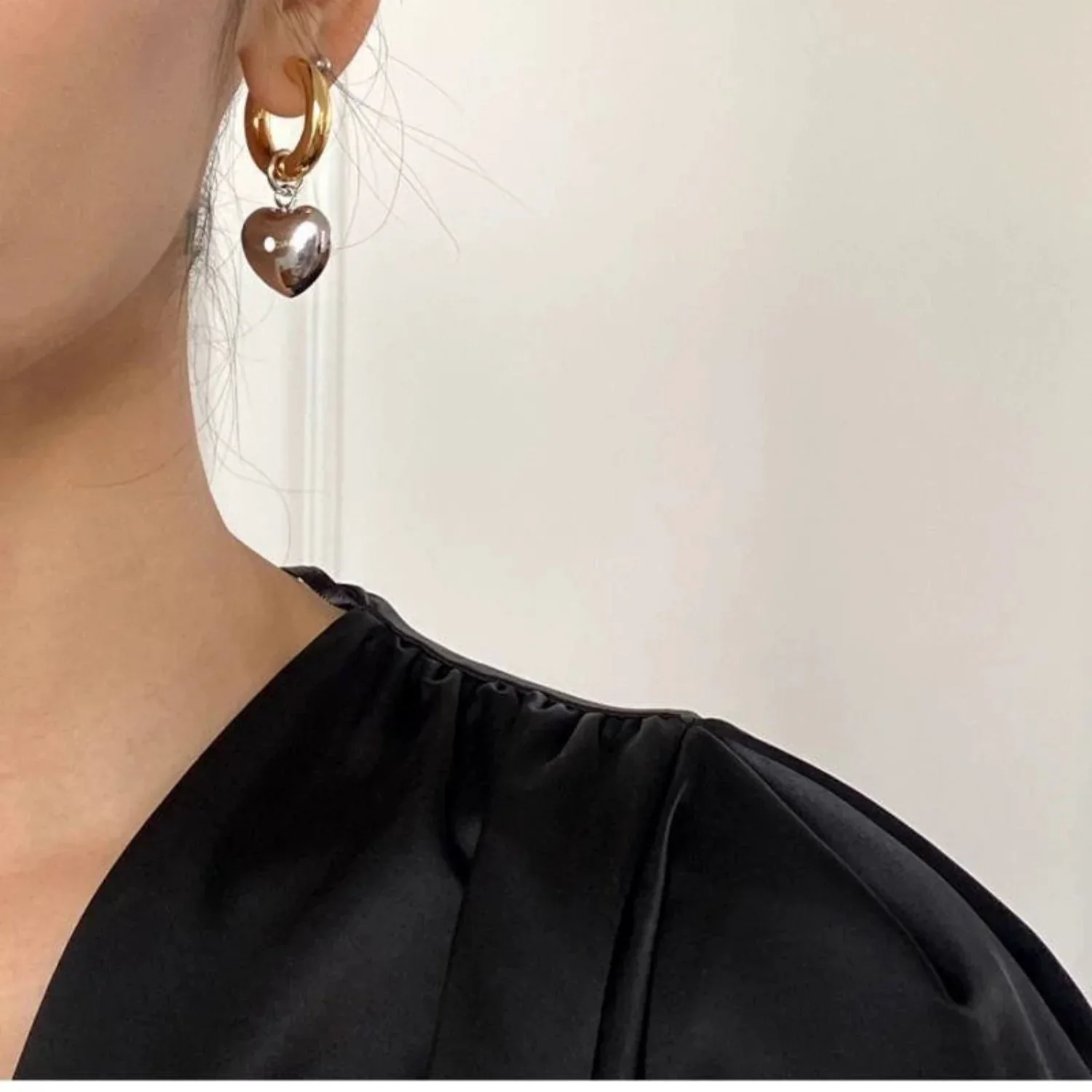 Two-Tone Heart Huggie Earrings - Image 4