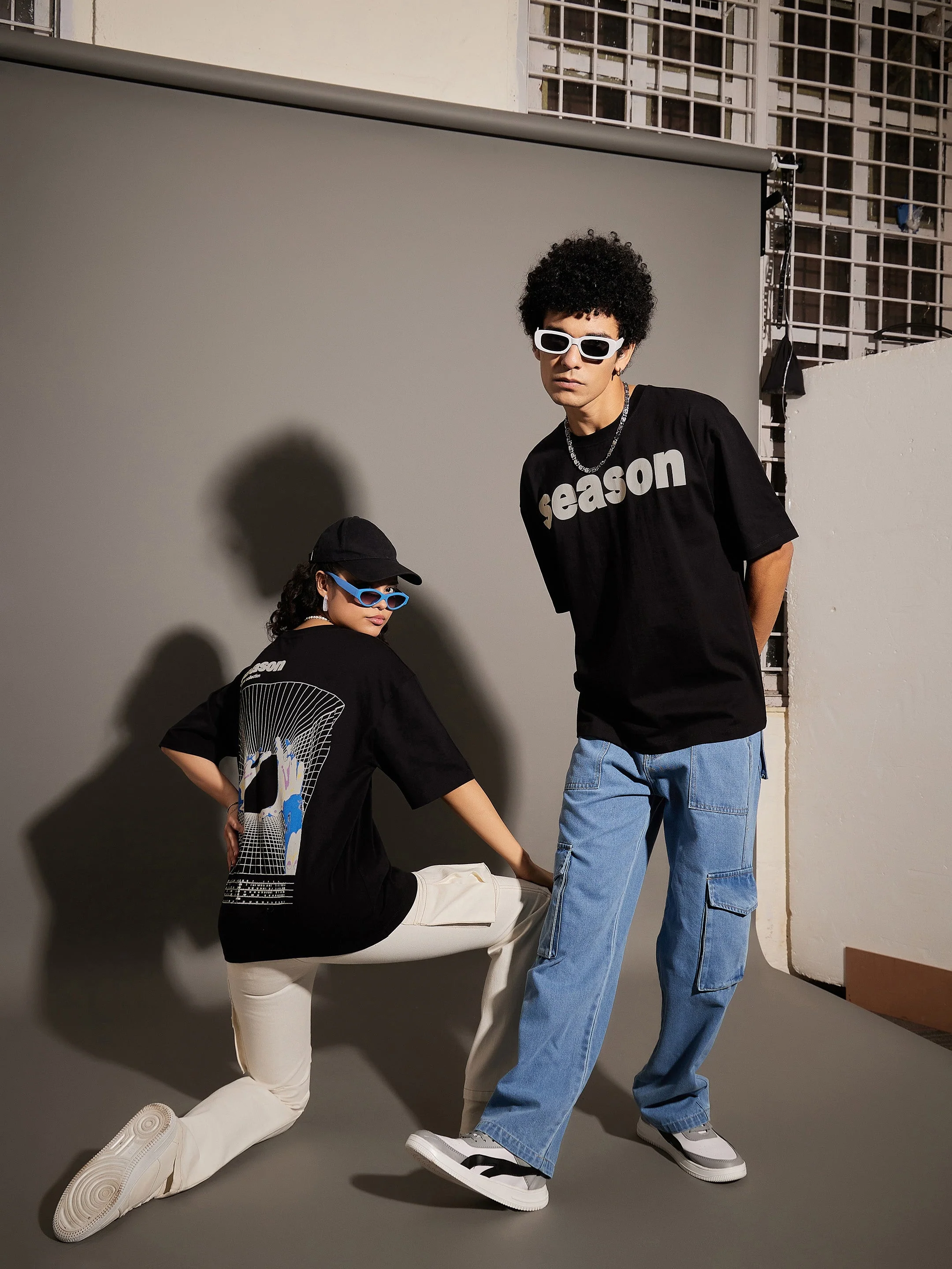 Unisex Black SEASON Oversized T-Shirt - Image 4
