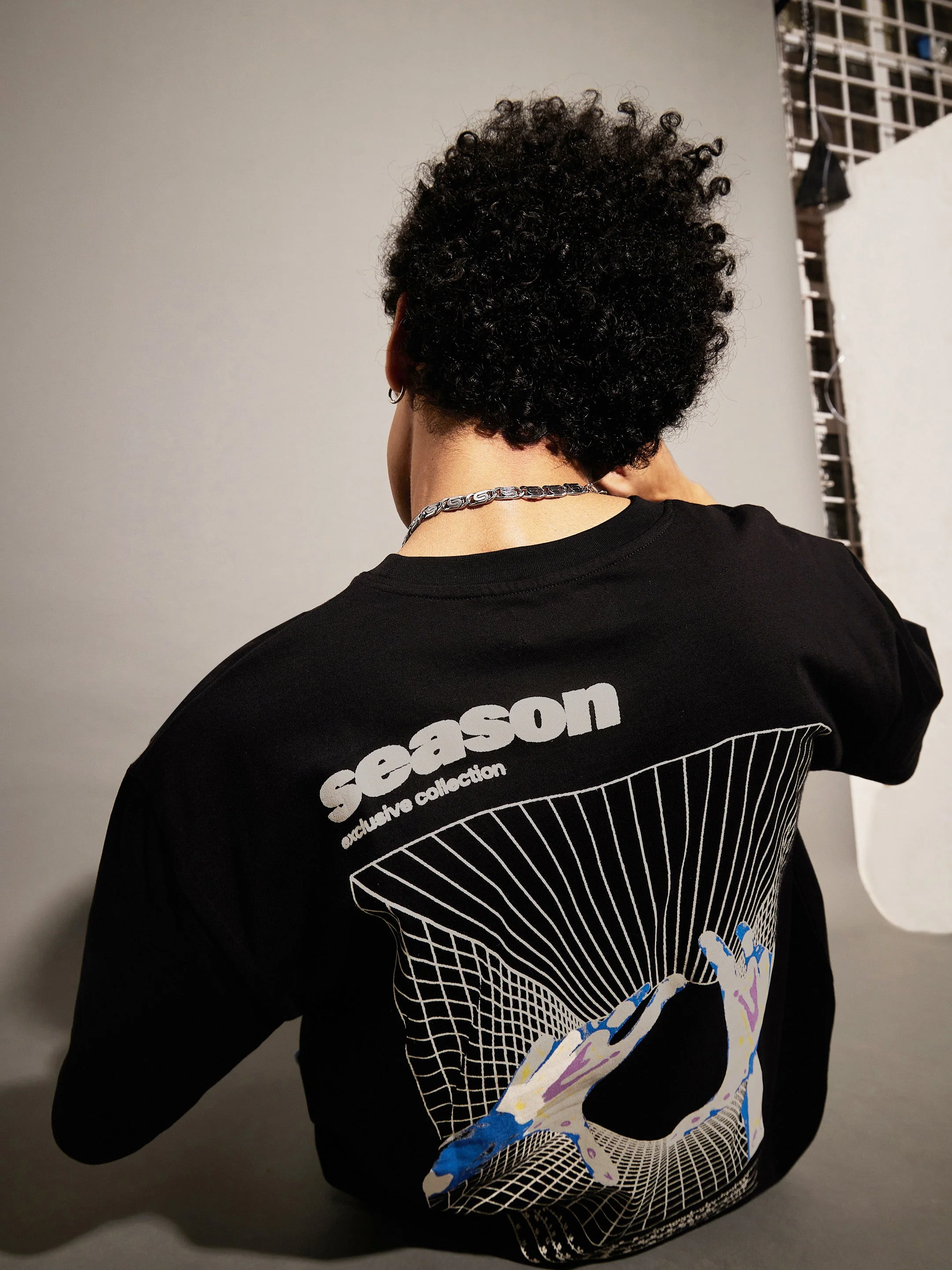 Unisex Black SEASON Oversized T-Shirt - Image 5