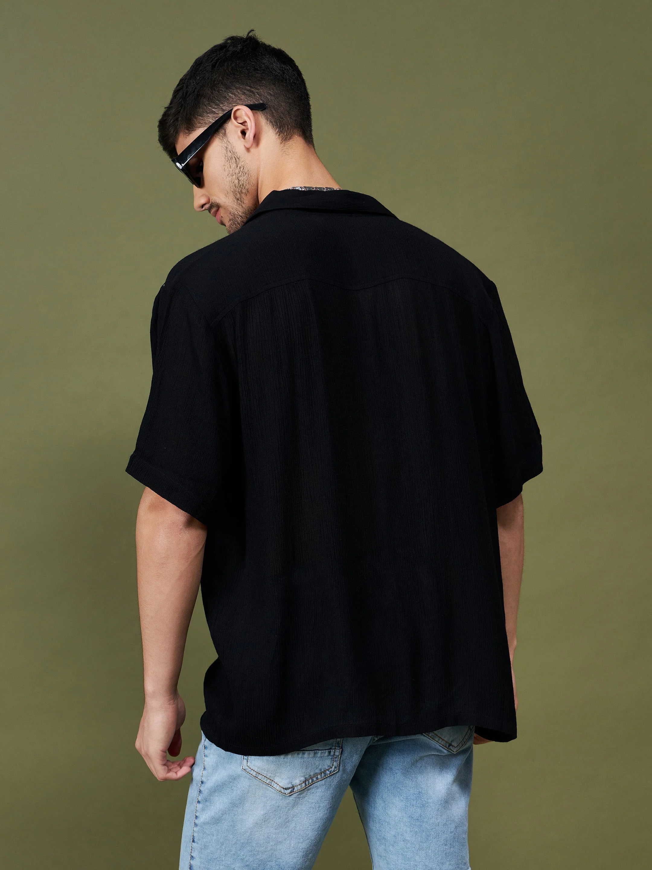 Unisex Black Solid Relax Fit Shirt - Image 3