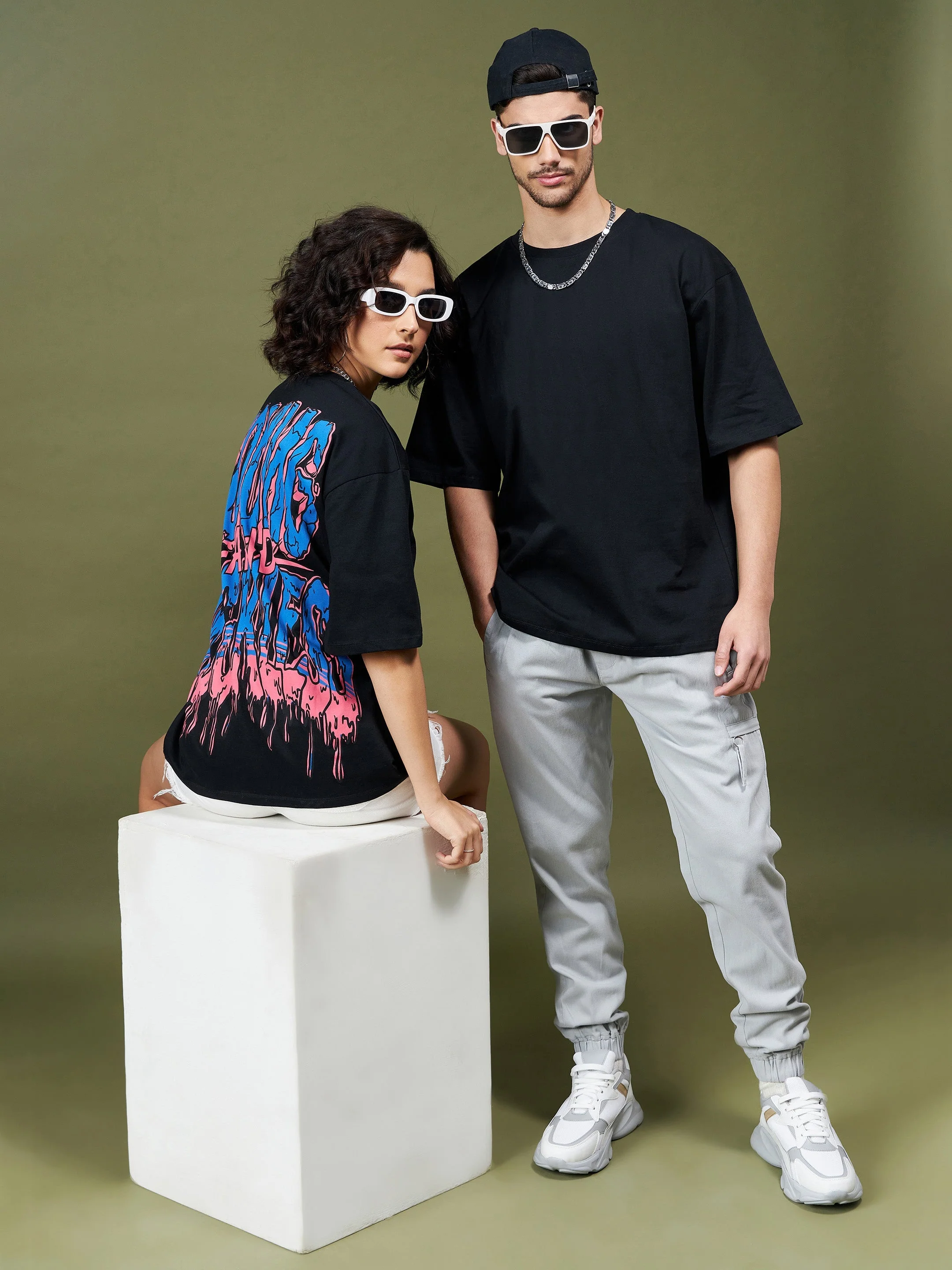 Unisex Black YOUNG & RECKLESS Oversized T-Shirt - Image 6