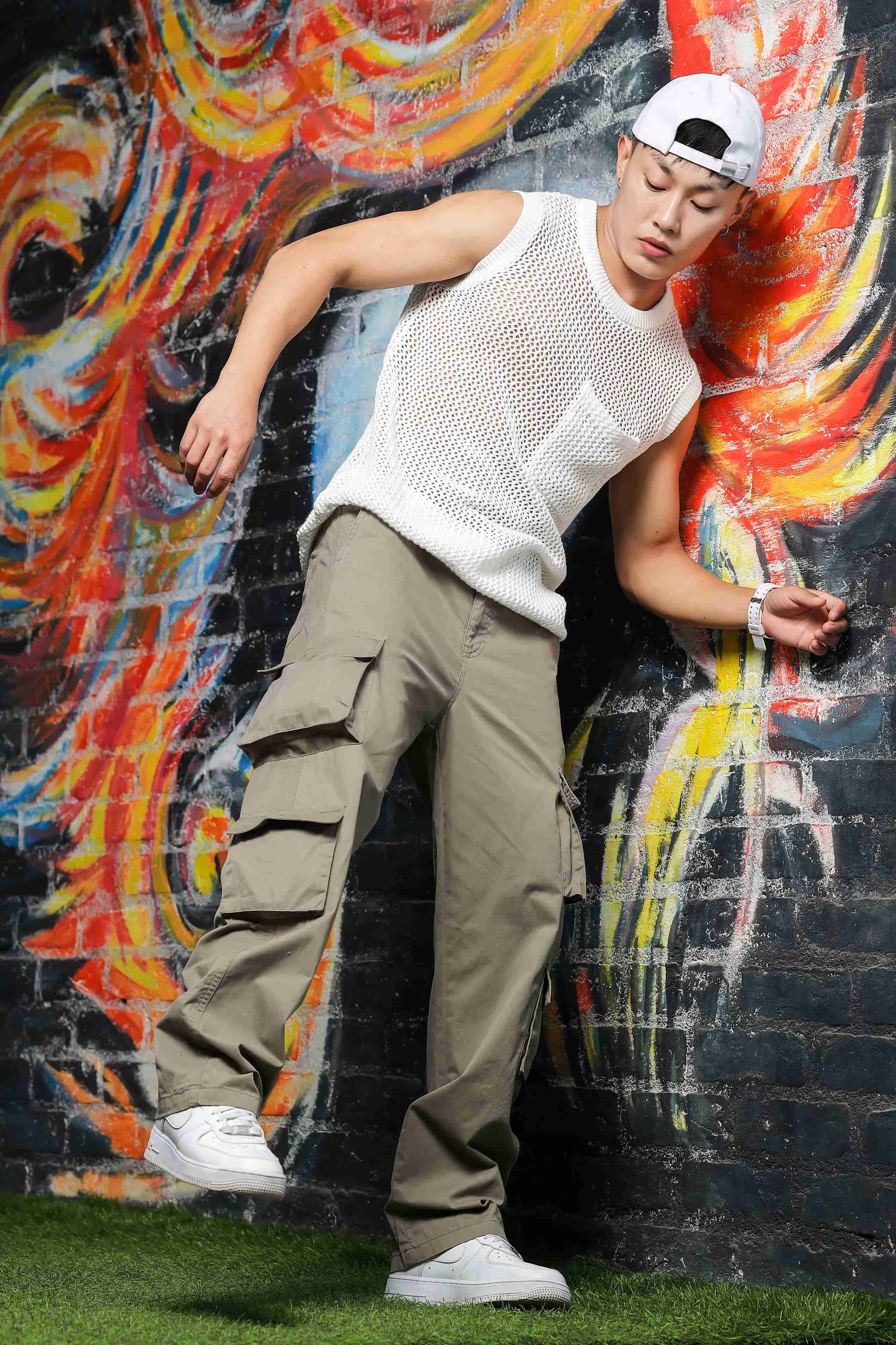 Unisex Grey Baggy Fit Cargo Trousers - Image 8