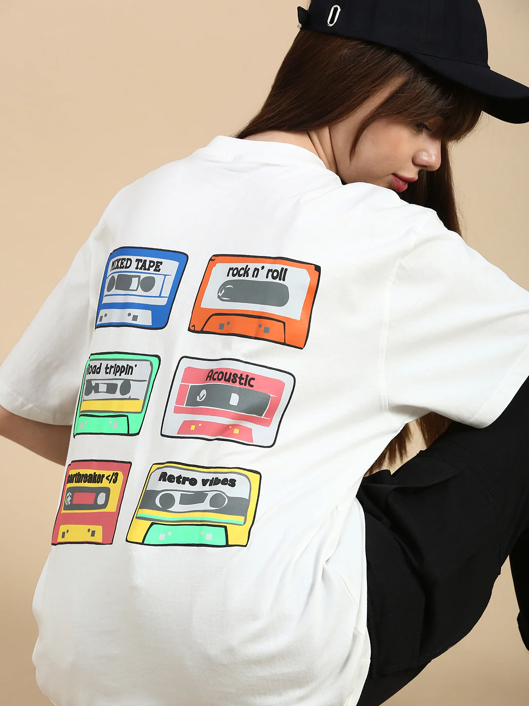 Unisex White Oversized Vintage T-shirt - Image 3