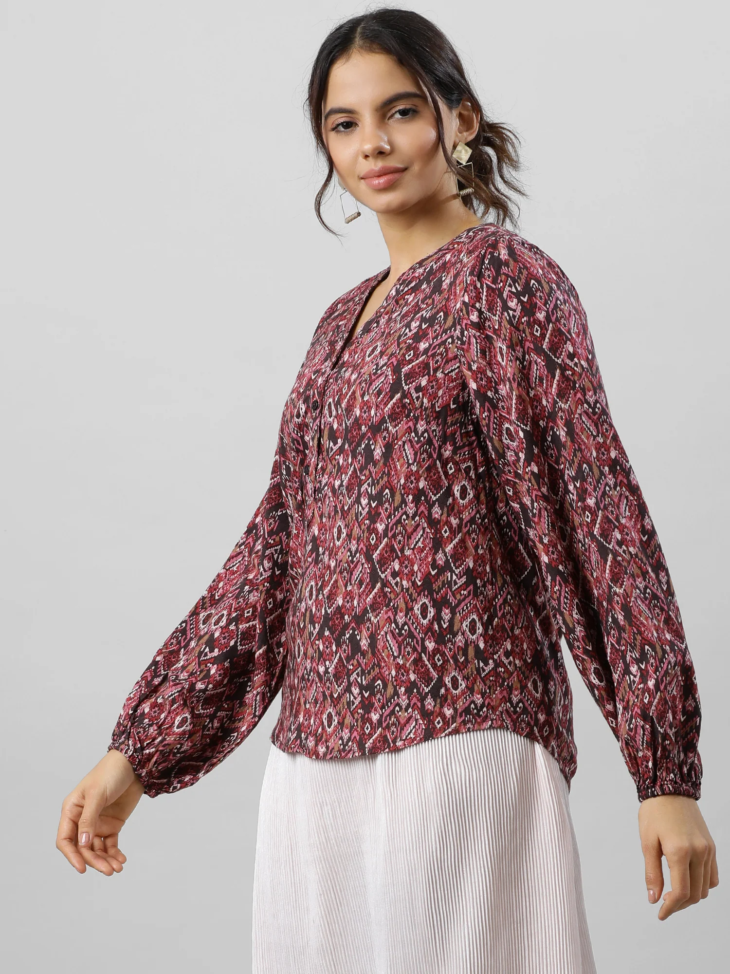 Women Versatile V Neck Abstract Print Top - Image 10
