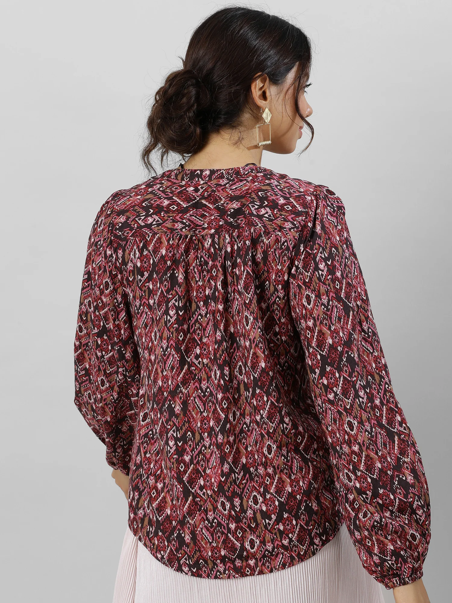 Women Versatile V Neck Abstract Print Top - Image 3
