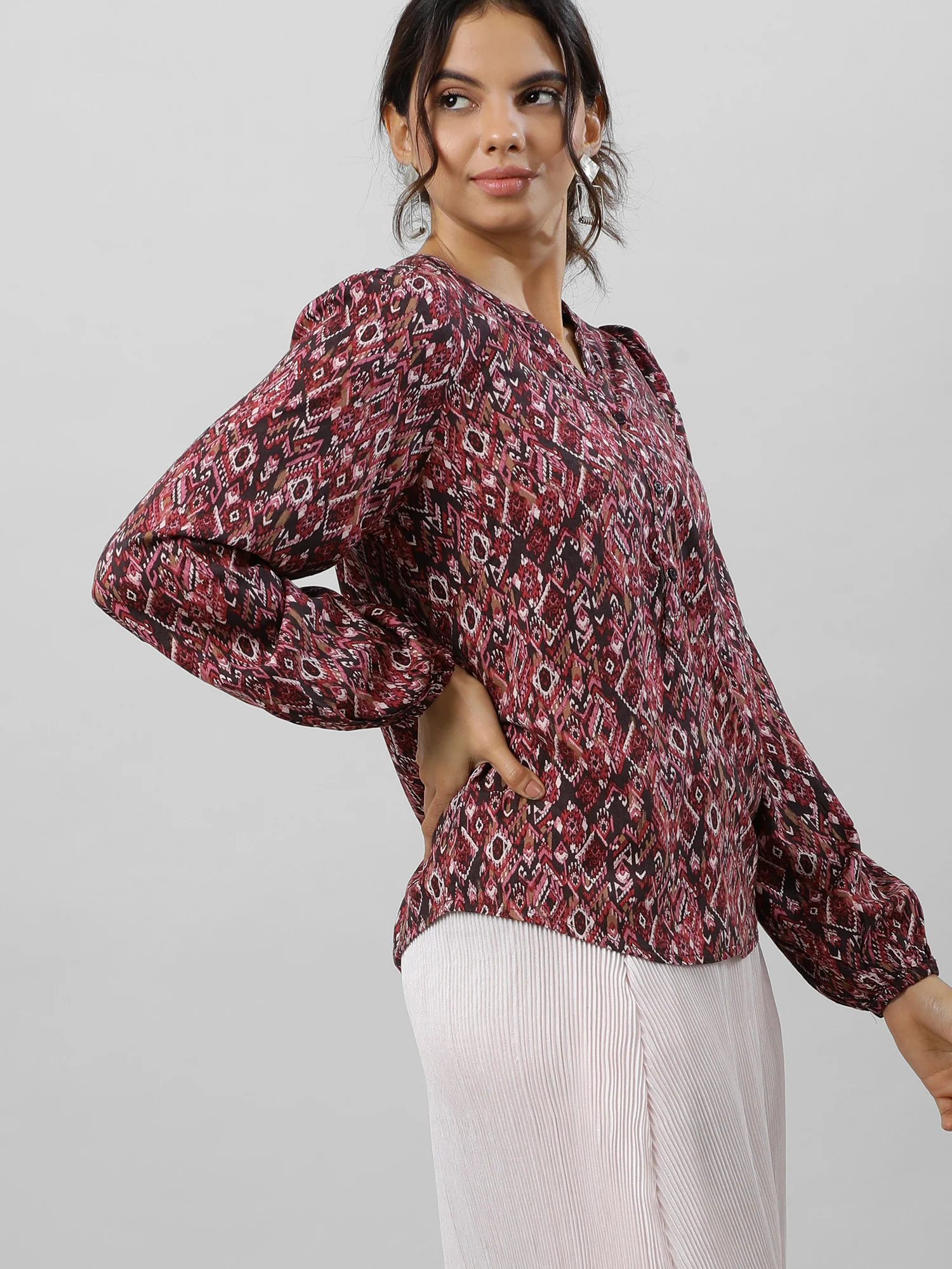 Women Versatile V Neck Abstract Print Top - Image 6