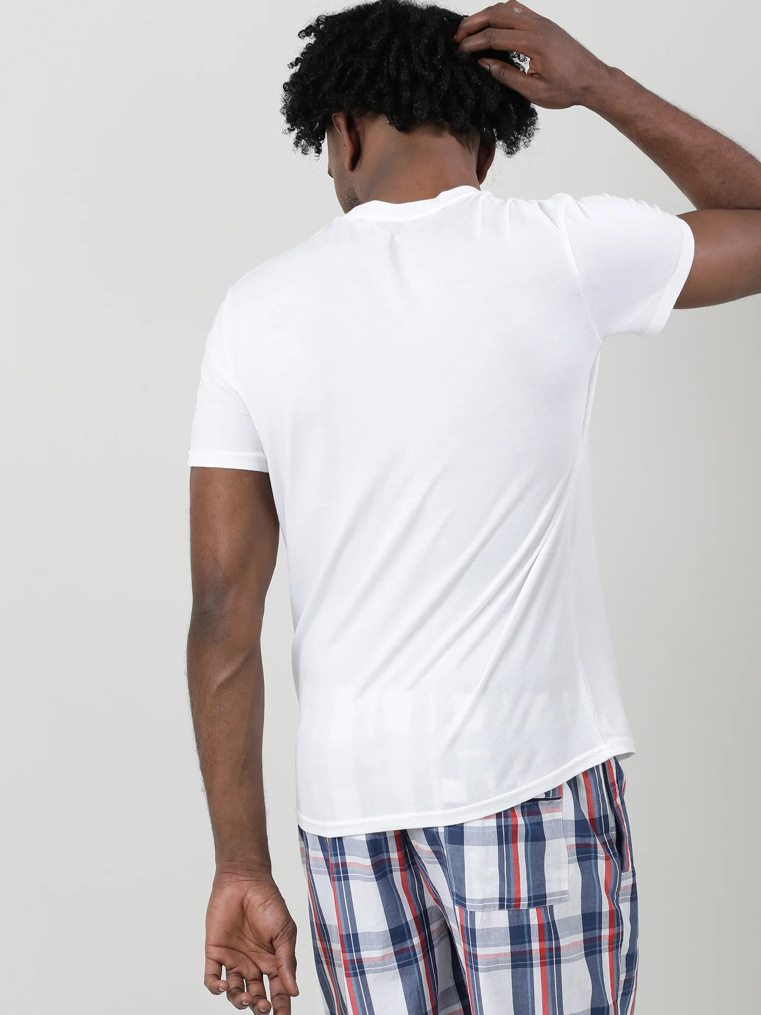 Men White Quick-Dry Relaxed Fit Cotton T-Shirt - Image 6