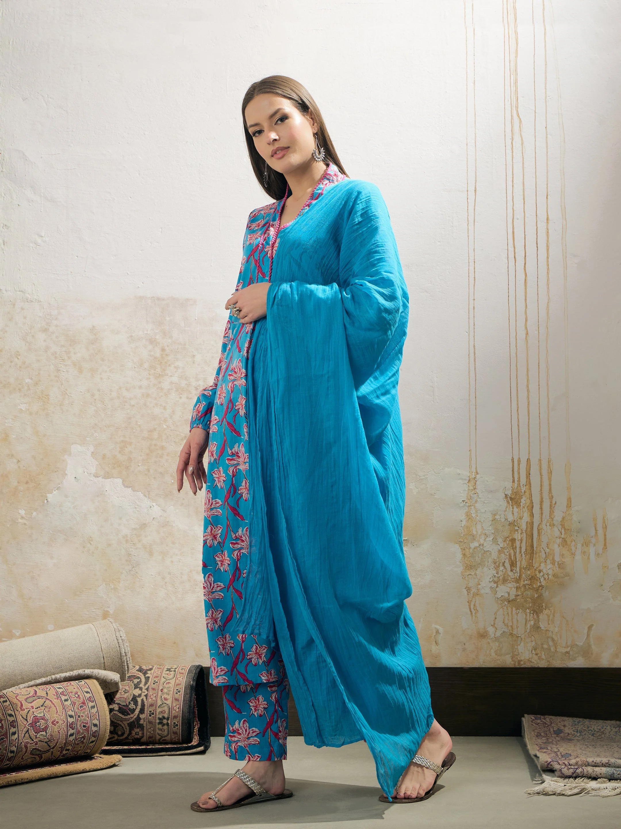 Women Aqua Blue Floral Cambric V Neck Kurta With Pencil Pants & Dupatta - Image 3
