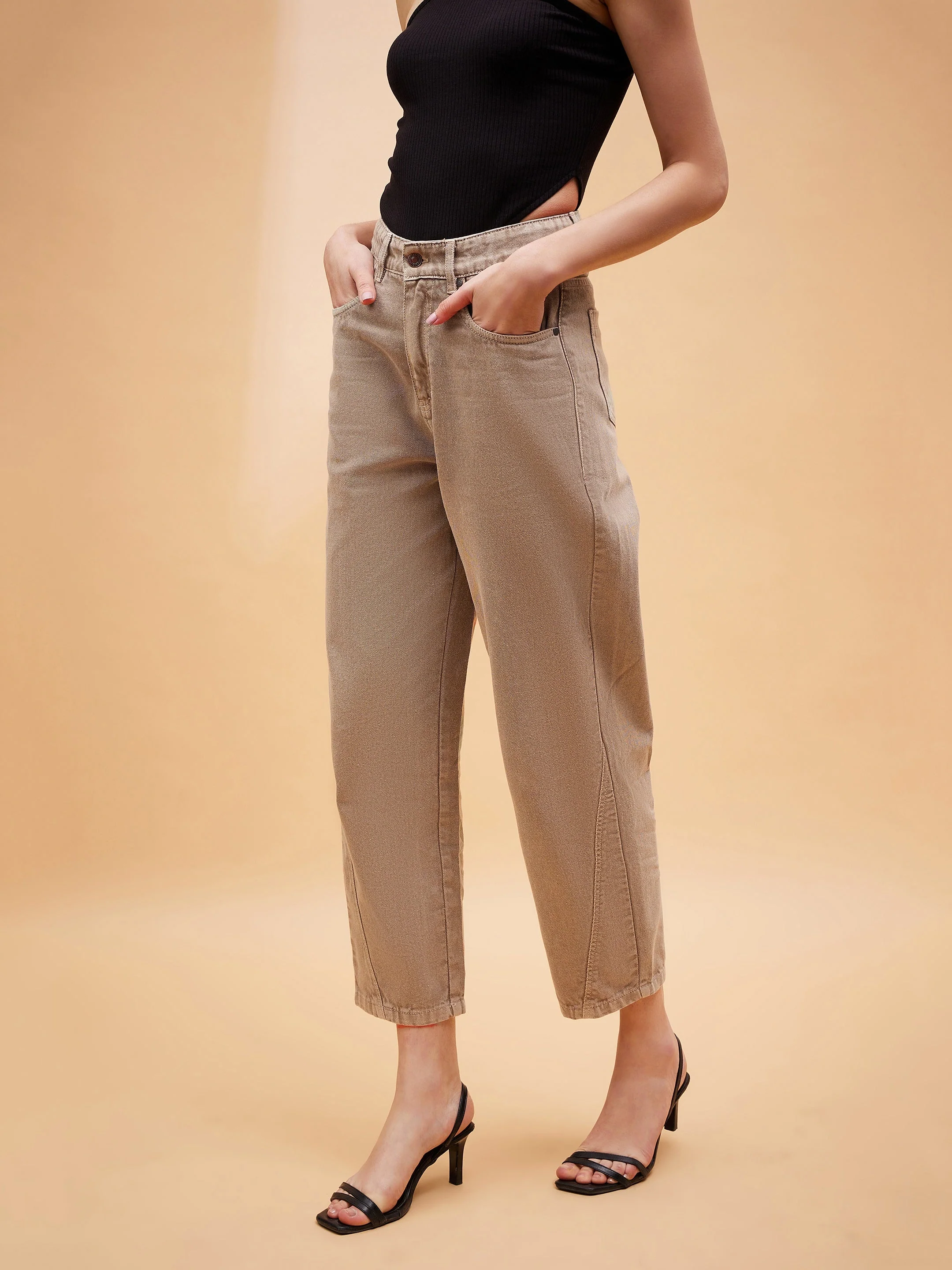 Women Beige Balloon Fit Jeans - Image 3