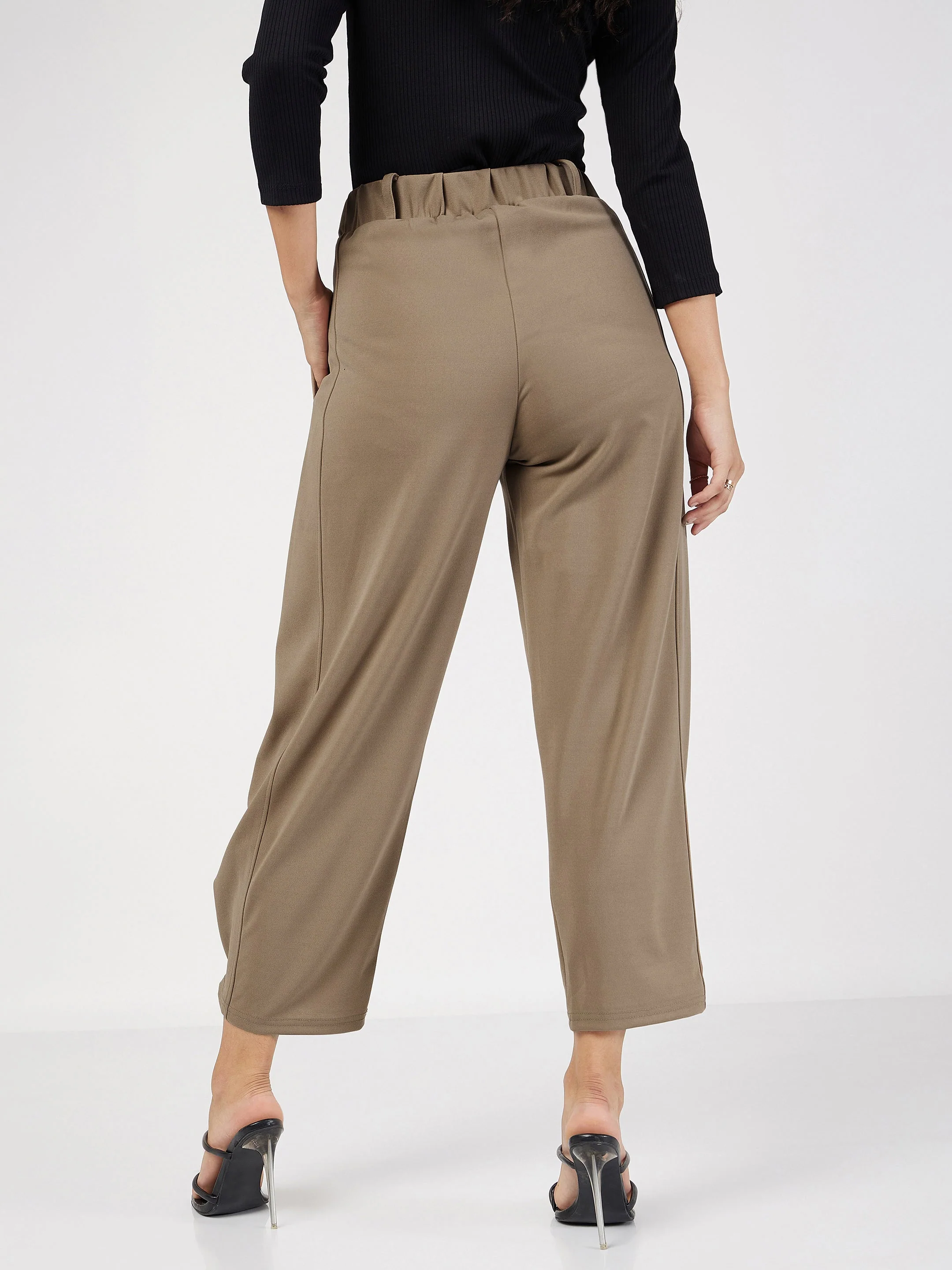 Women Beige Button Hem Darted Balloon Pants - Image 5
