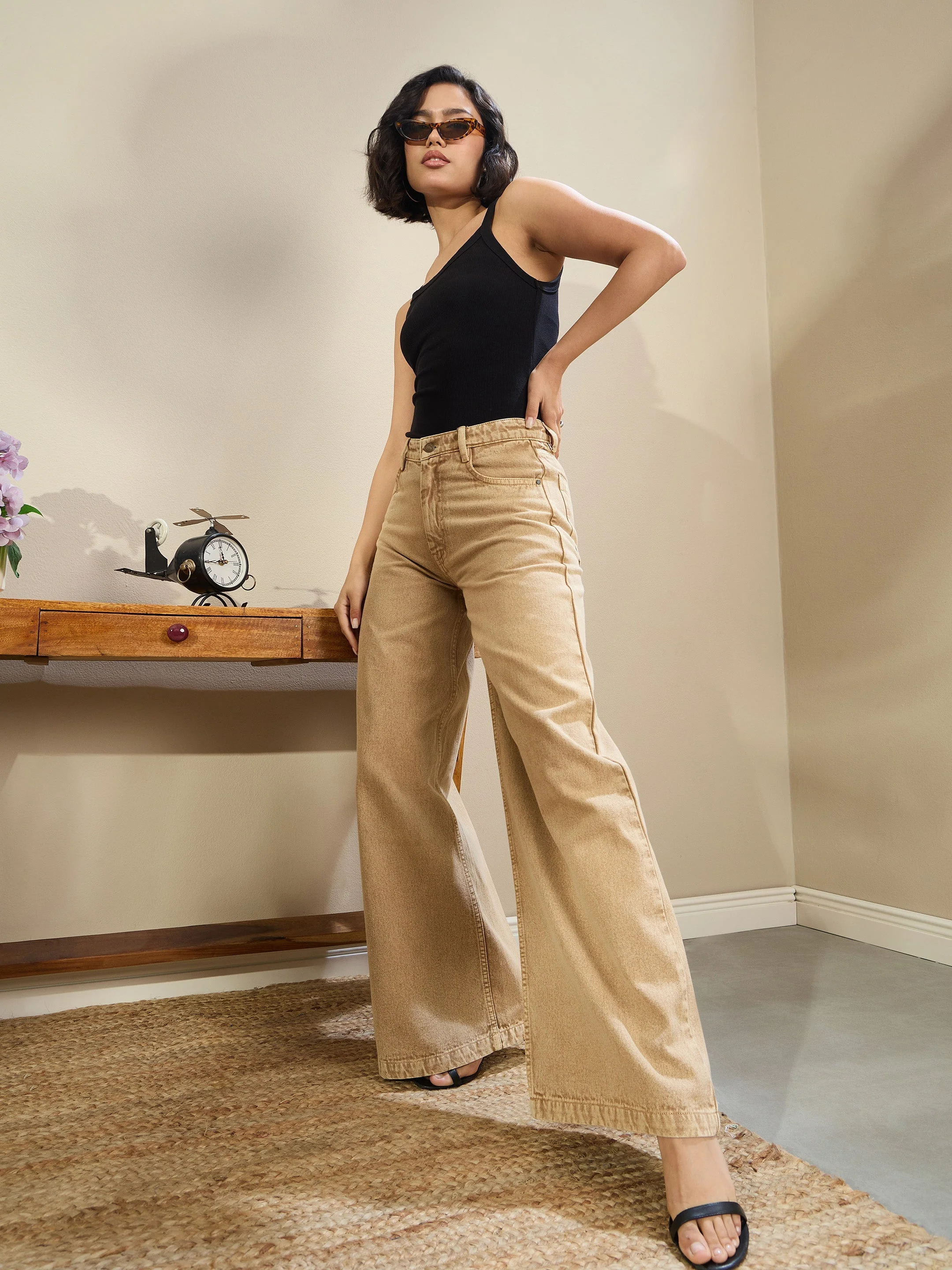 Women Beige Low Waist Wide Leg Baggy Jeans - Image 5