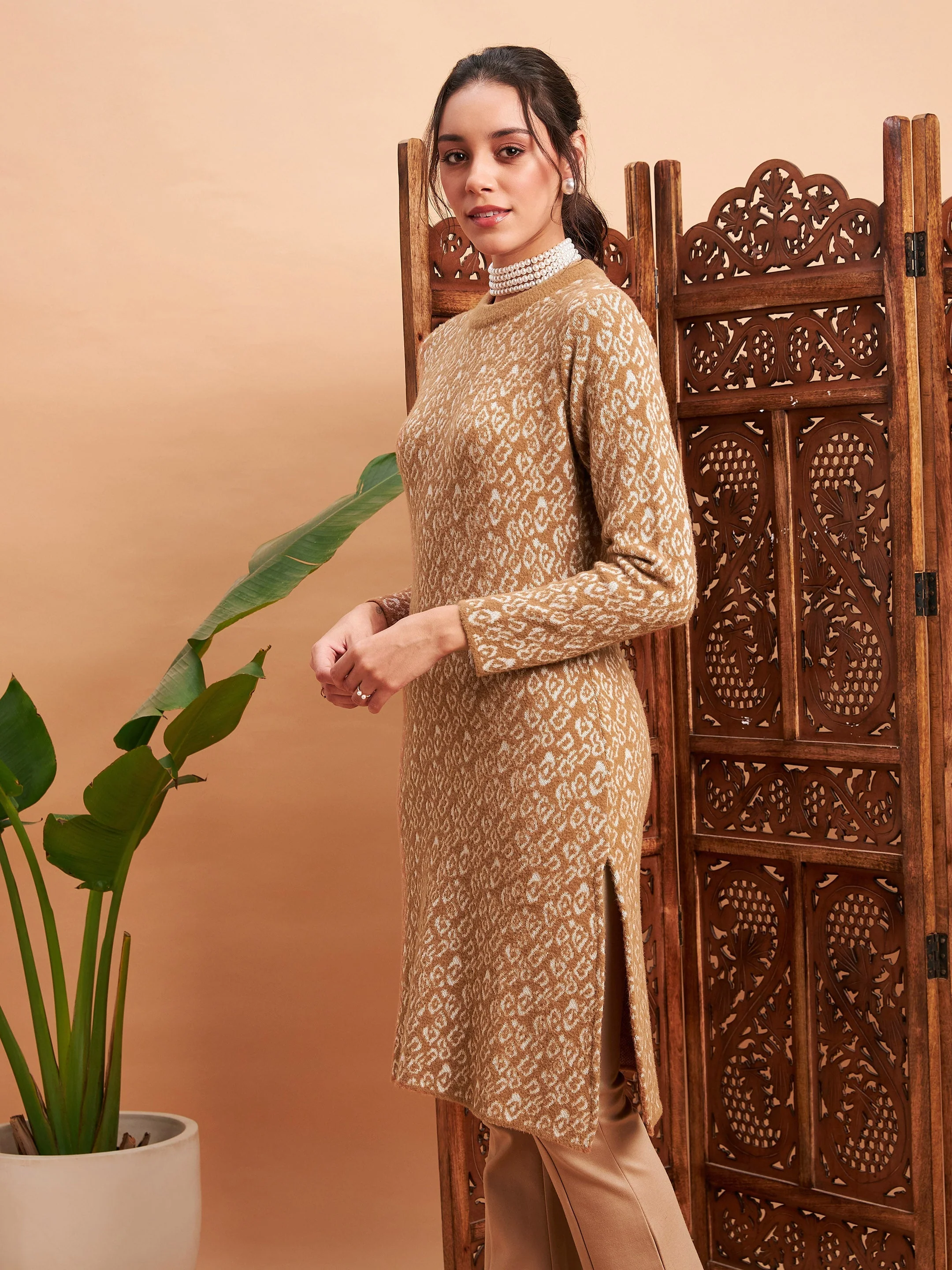 Women Beige & Off White Hair Wool Straight Kurta - Image 3