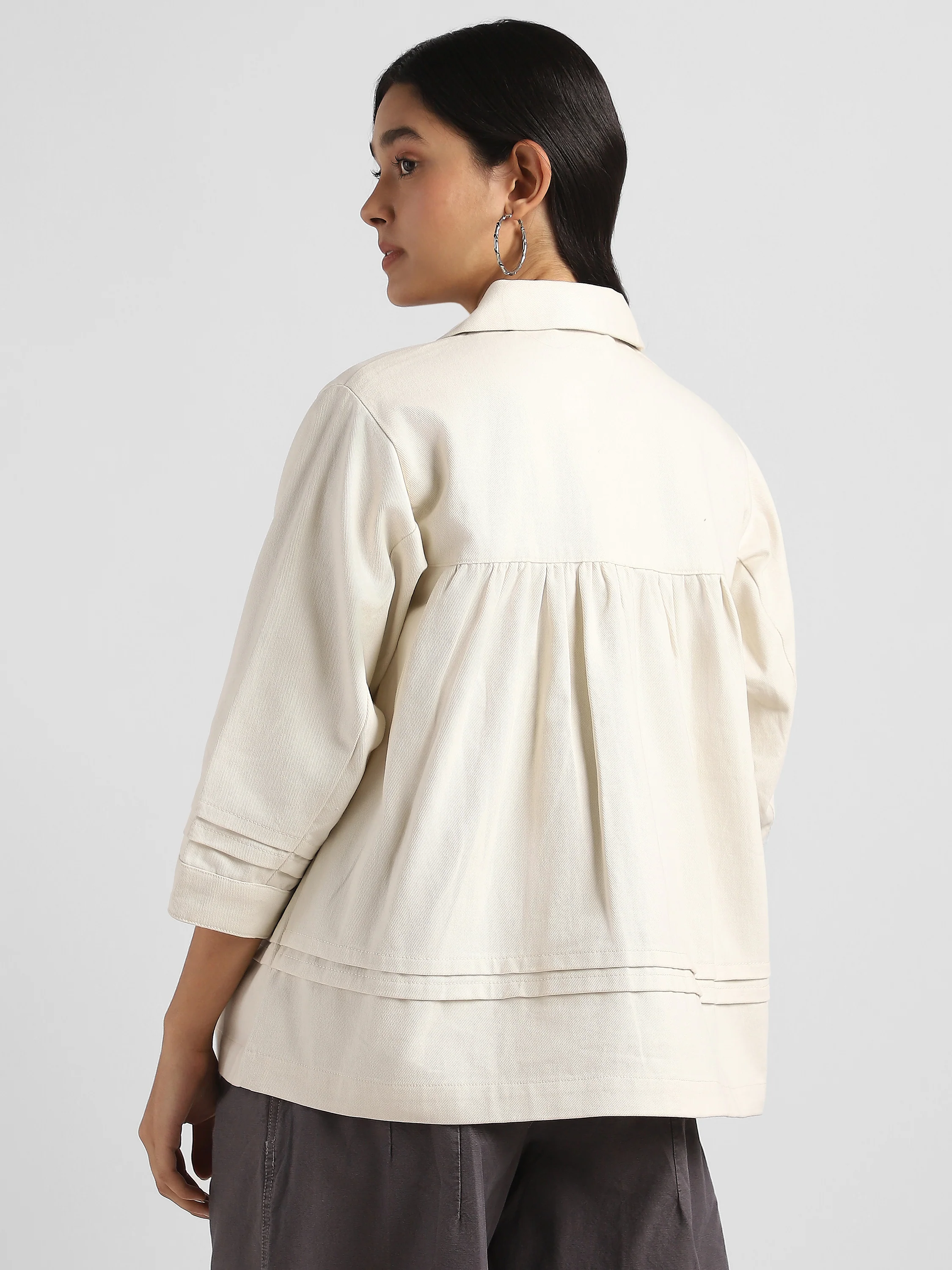 Women Beige Pleated Relaxed Jacket - Image 3