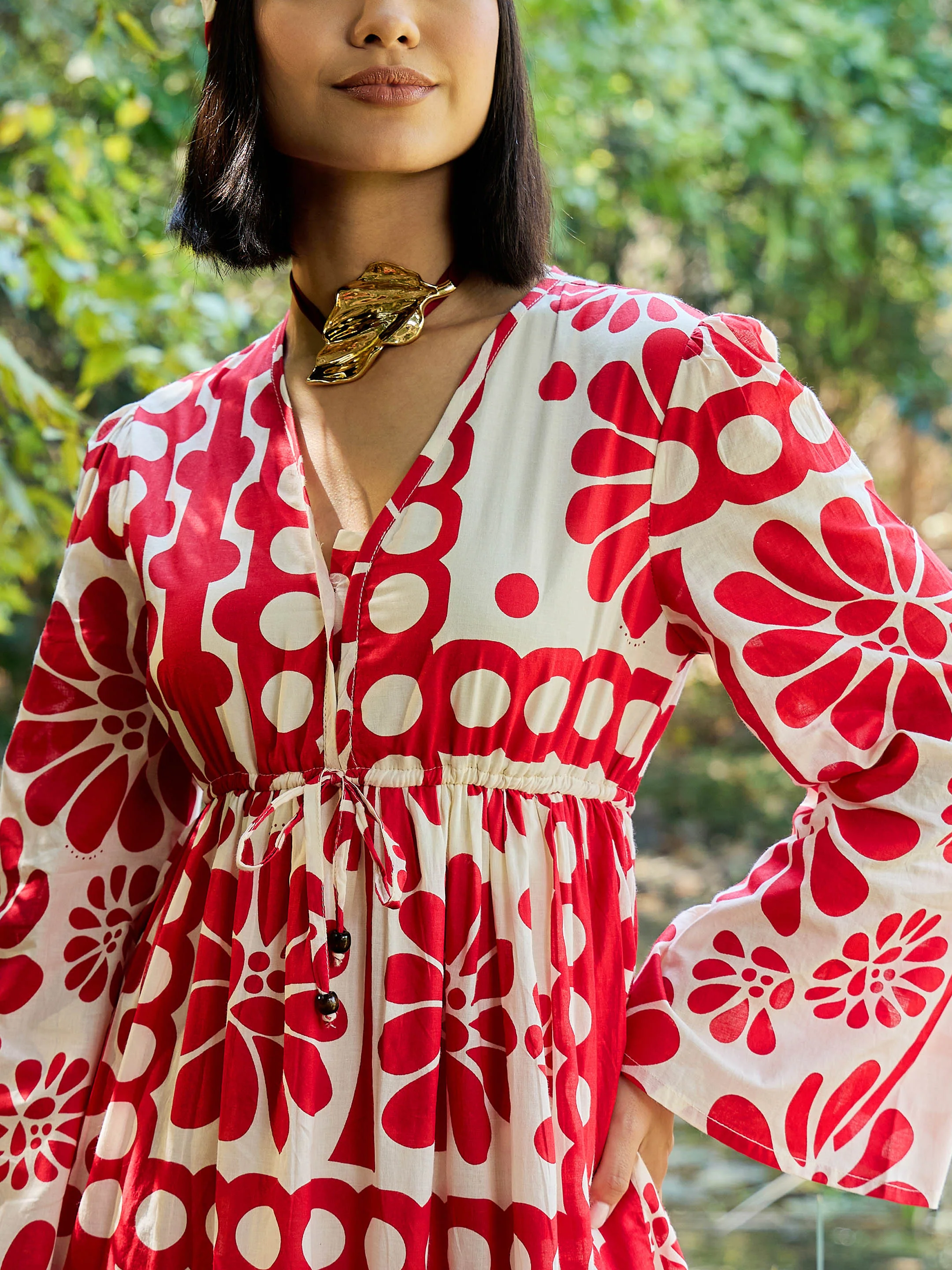Women Beige & Red Floral V Neck Waist Tie Knot Midi Dress - Image 2