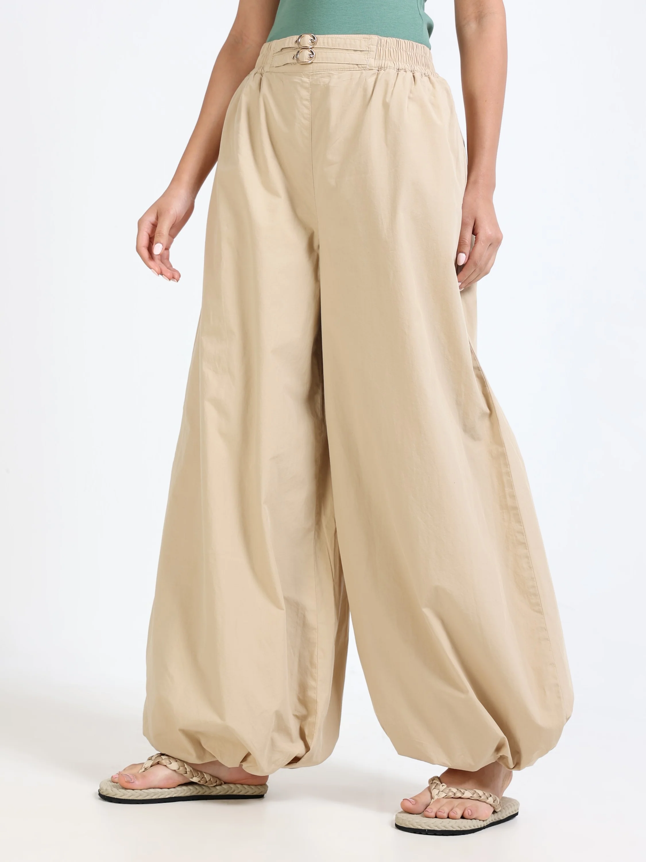 Women Beige Balloon Fit Pants - Image 4