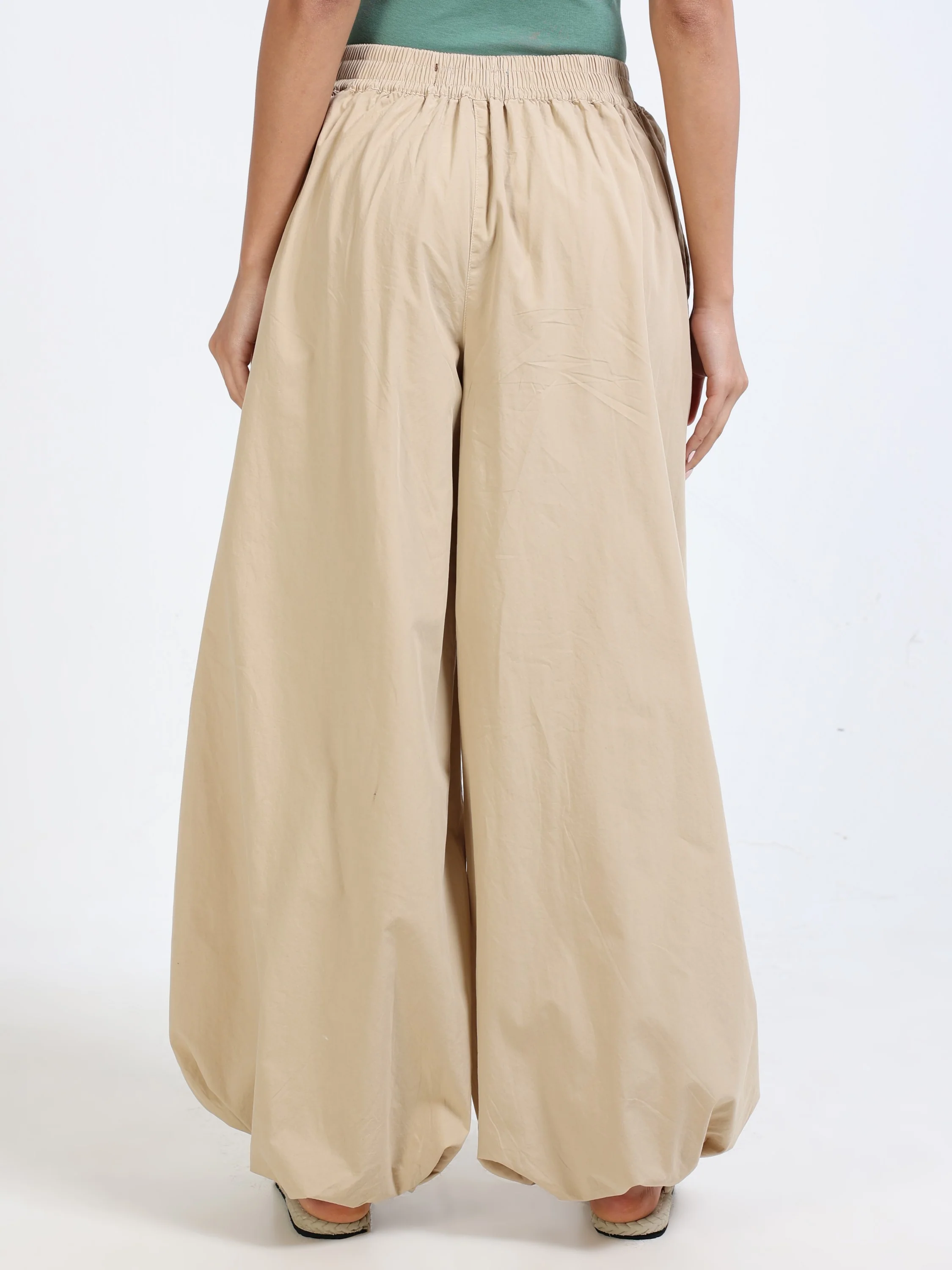 Women Beige Balloon Fit Pants - Image 5