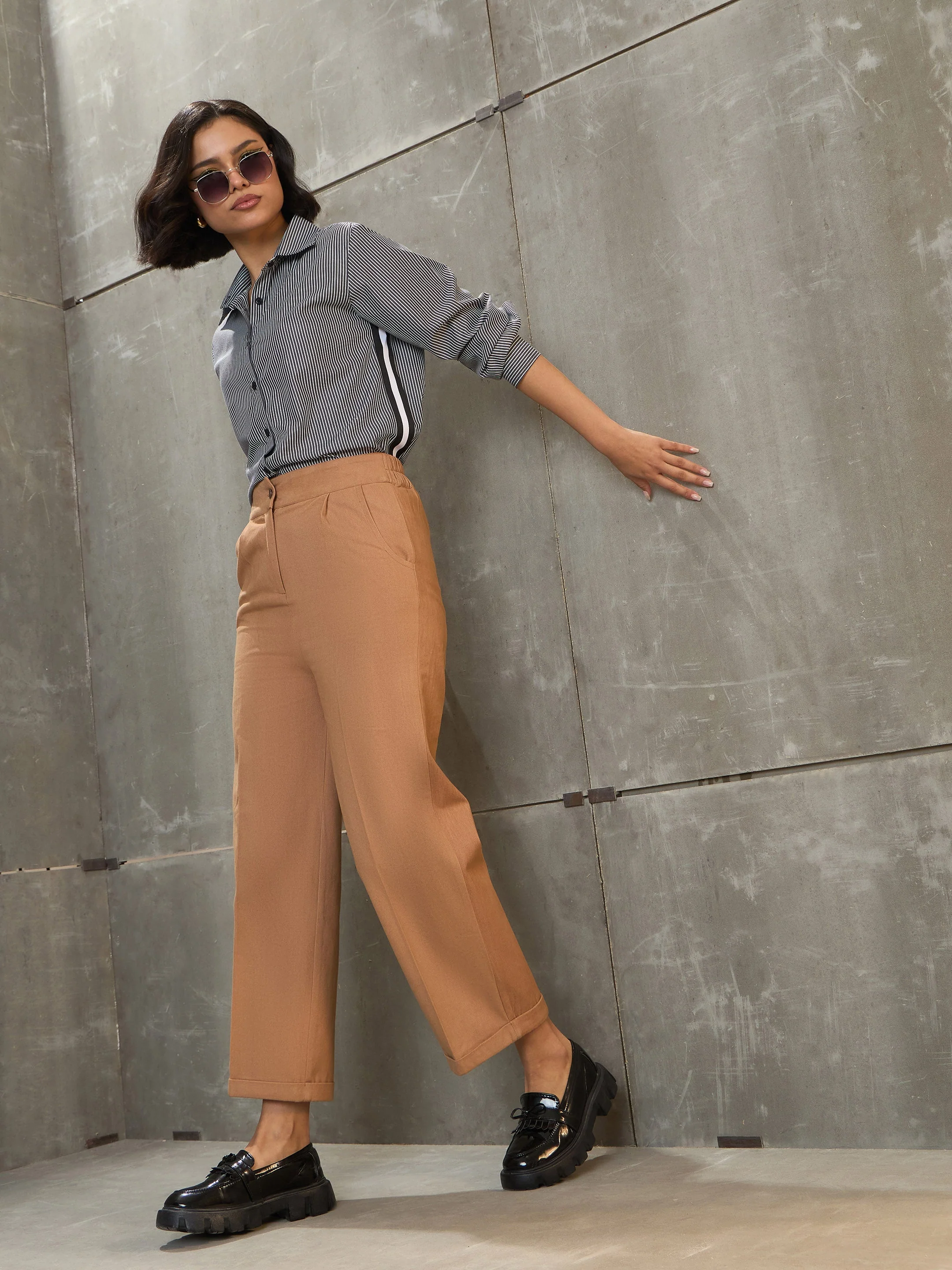 Women Beige Twill Wide Leg Pants - Image 2