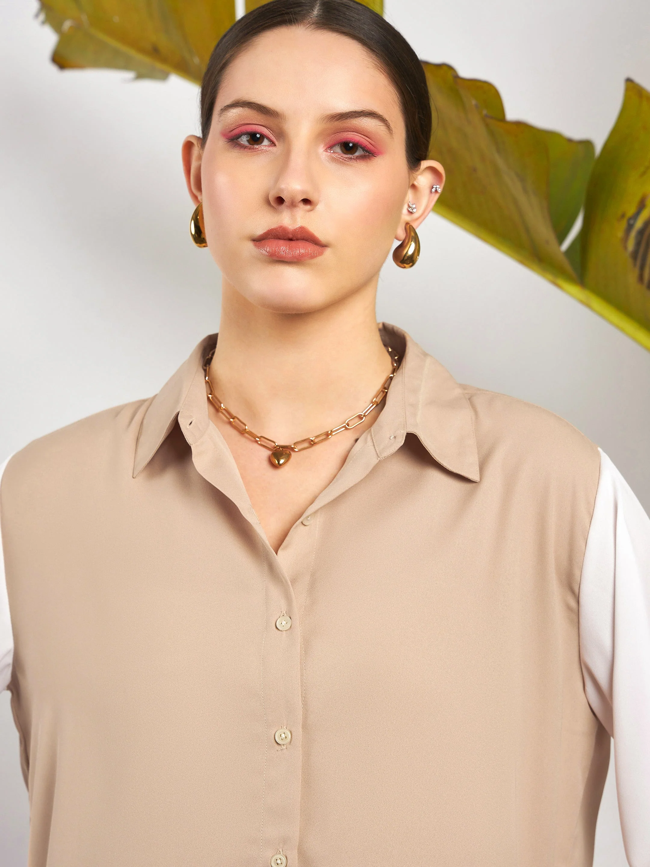 Women Beige & White ColorBlock Shirt With Darted Pants - Image 4