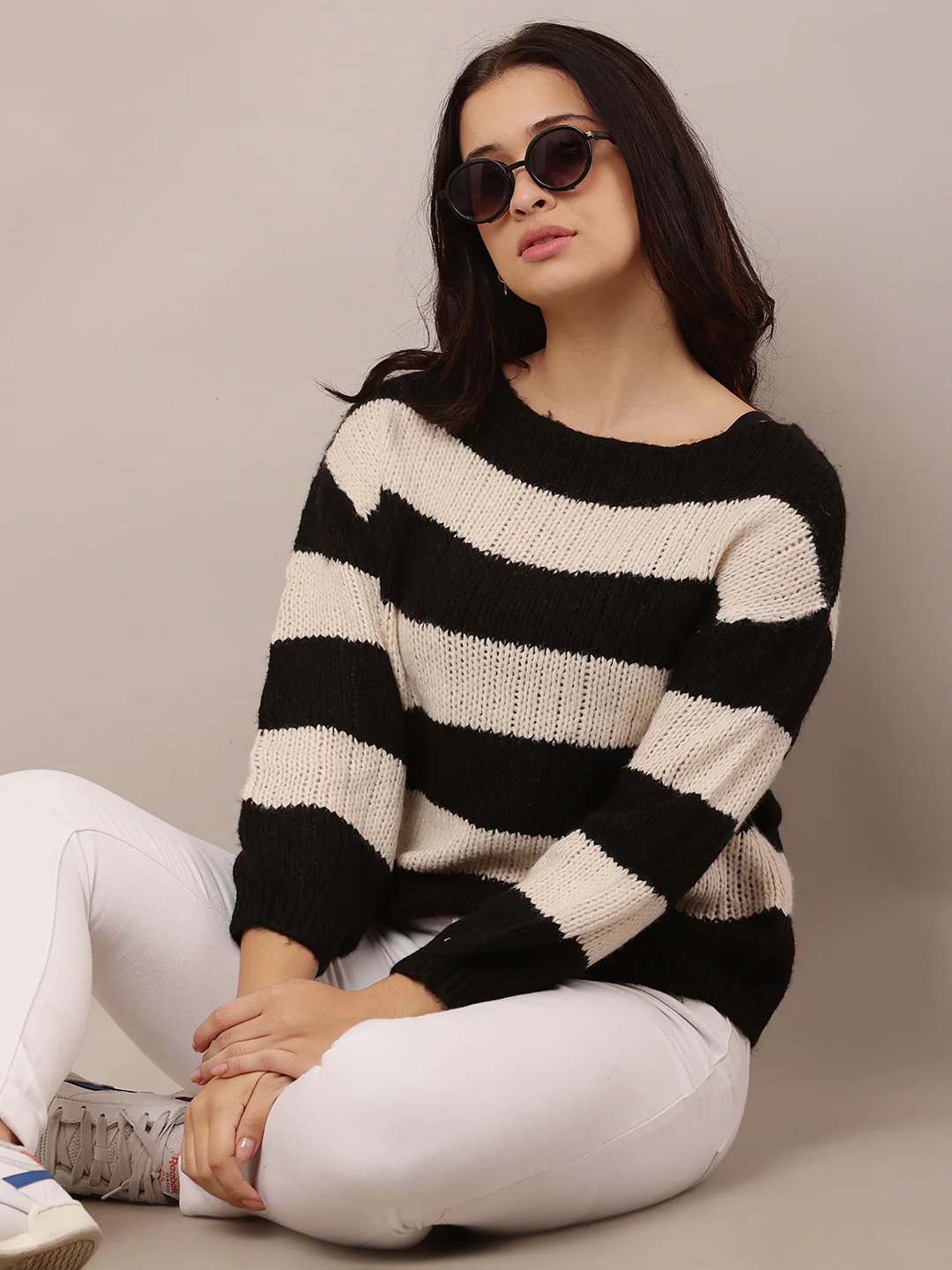 Women Black & White Crew Neck Knitted Sweater - Image 2