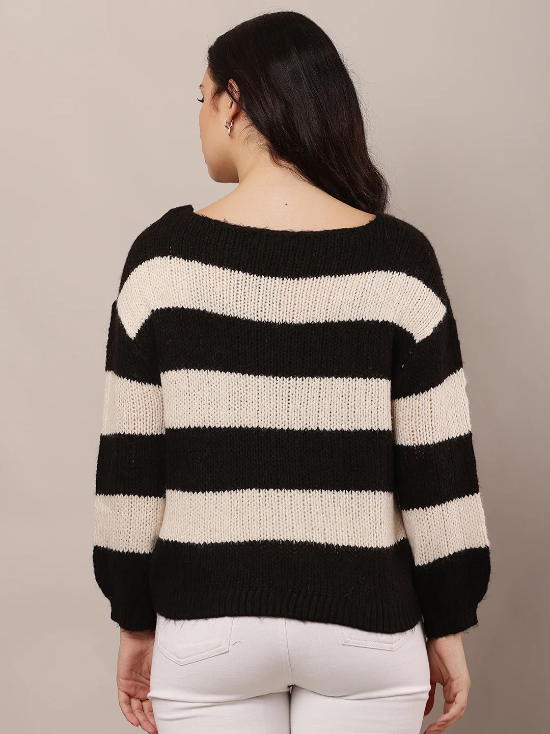 Women Black & White Crew Neck Knitted Sweater - Image 4